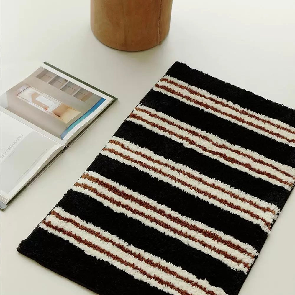 Boo black rug