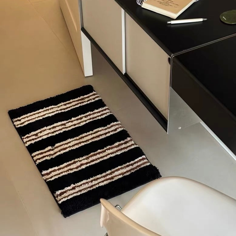 Boo black rug