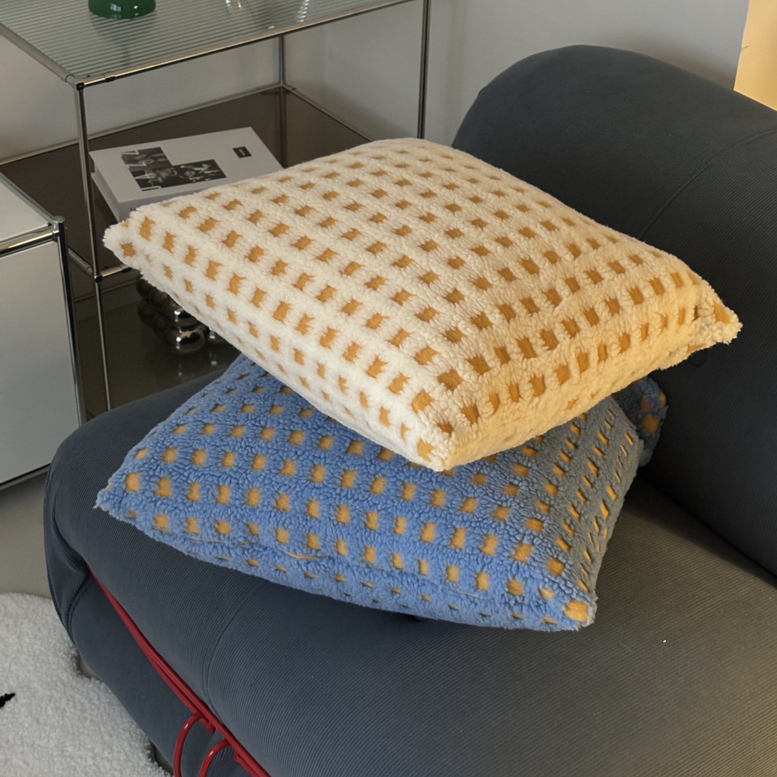 Checkline cushion