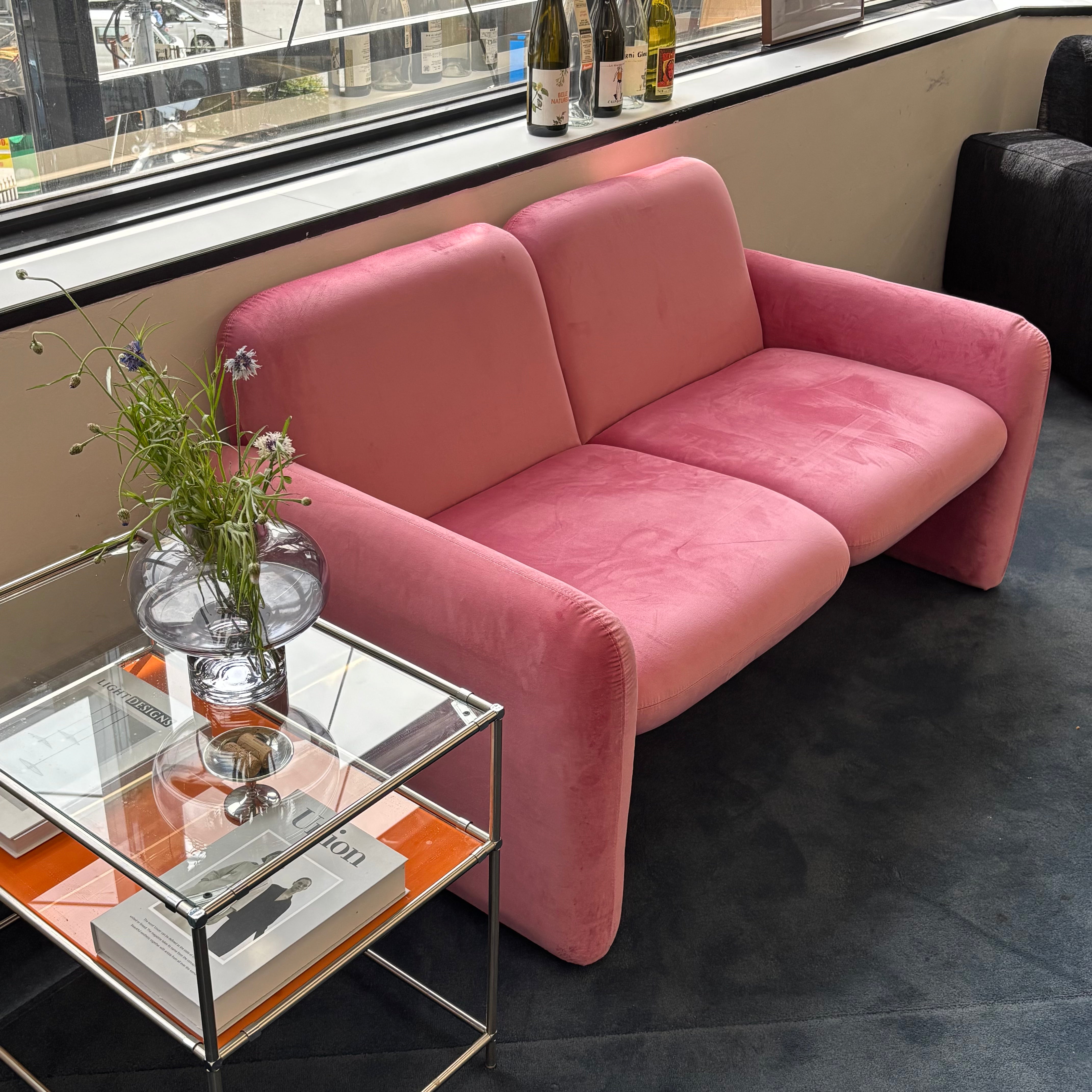 H moment sofa