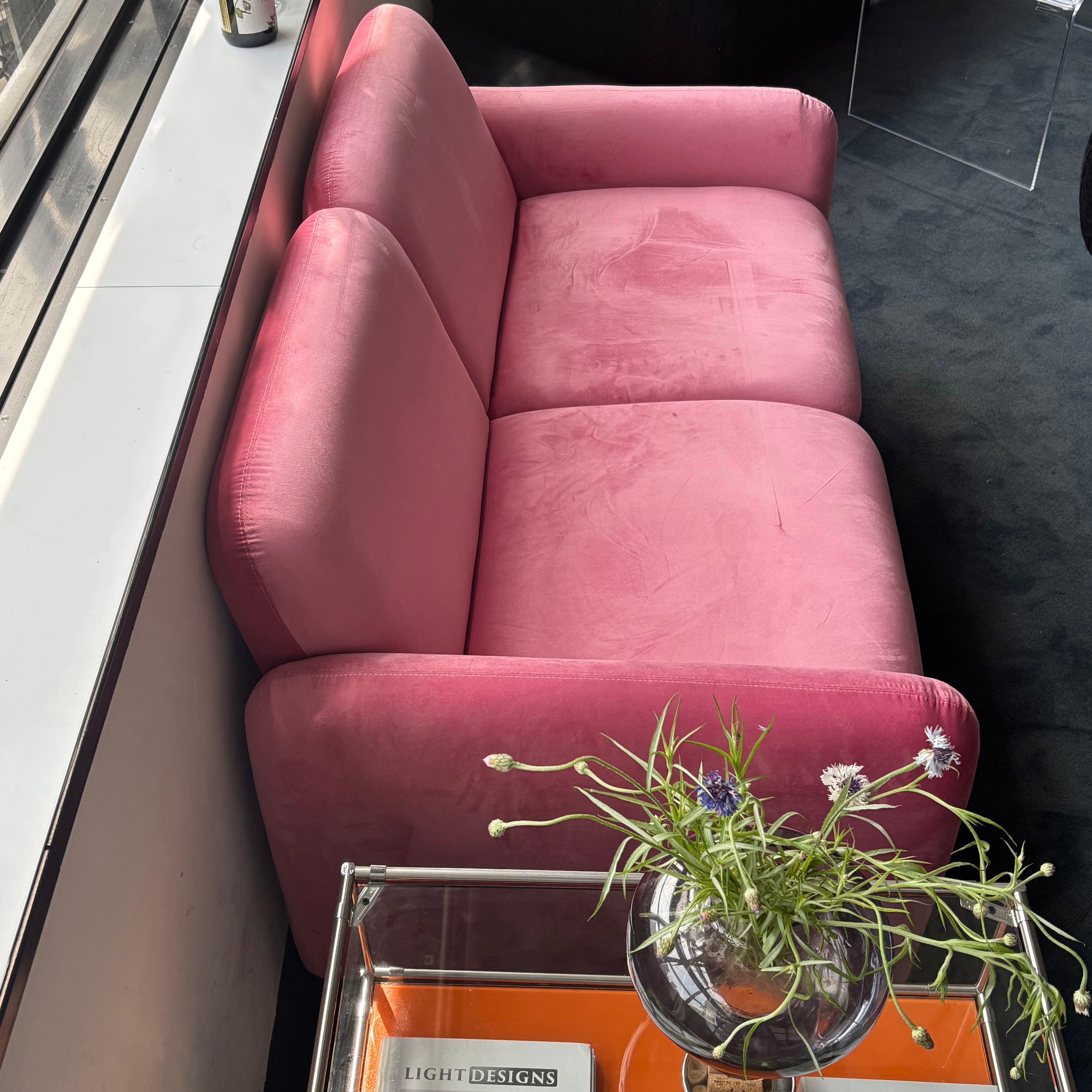H moment sofa