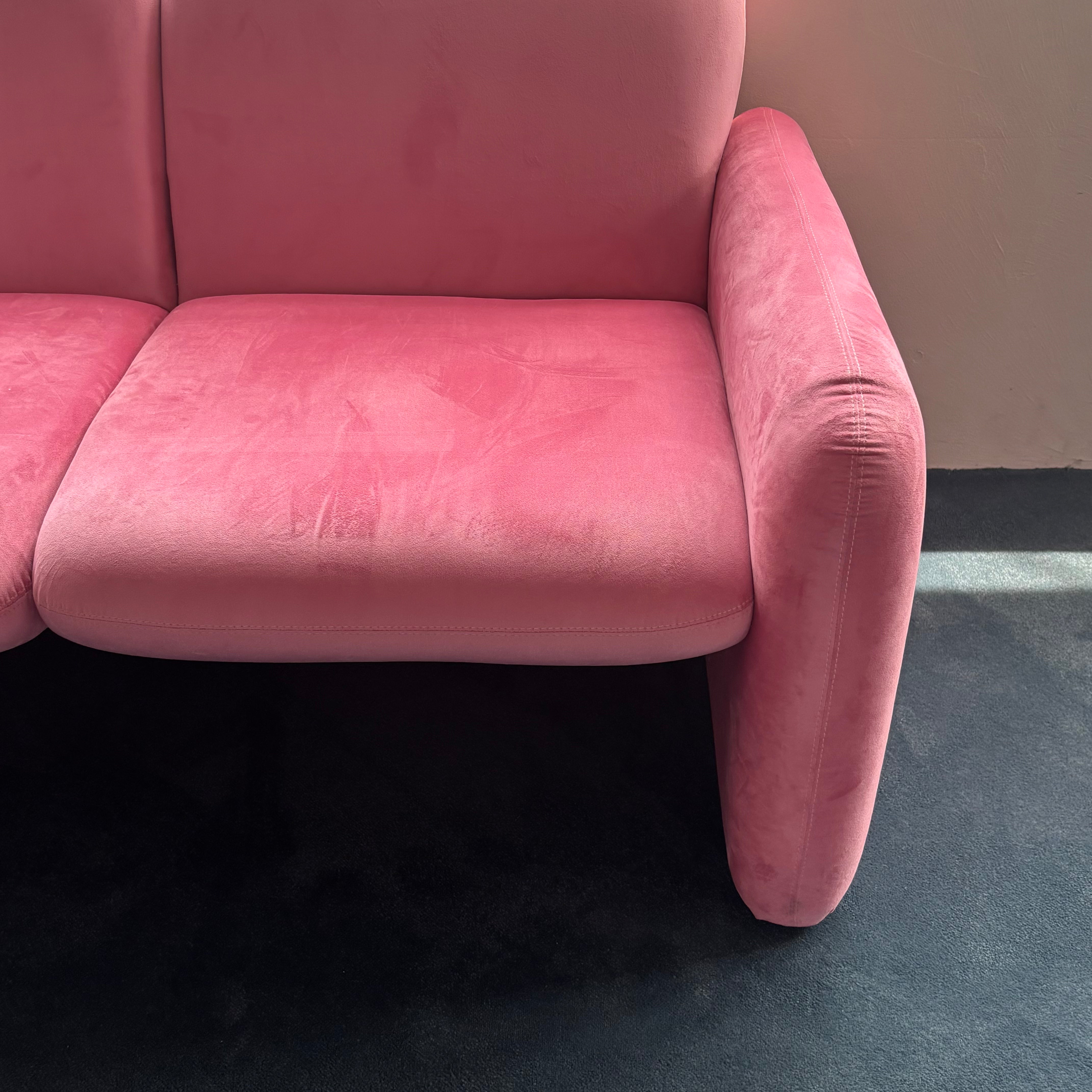 H moment sofa