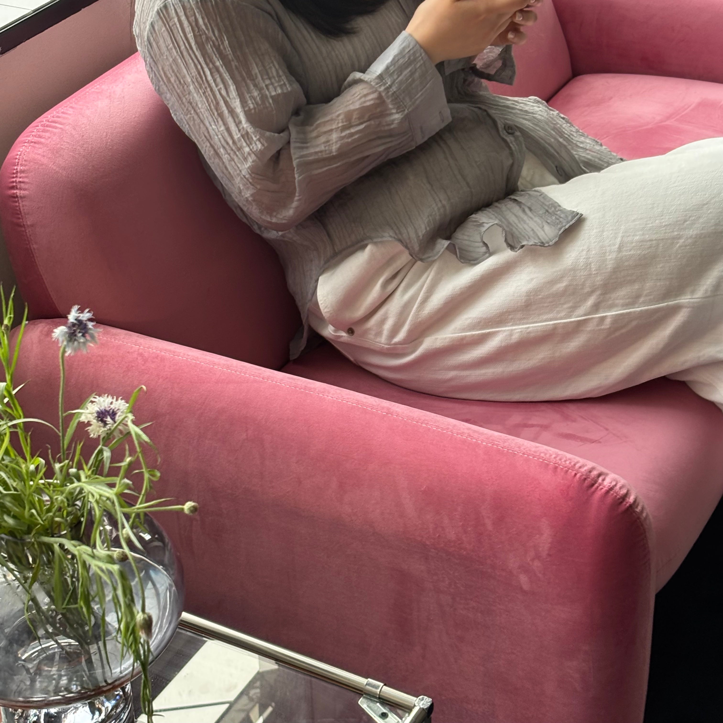 H moment sofa