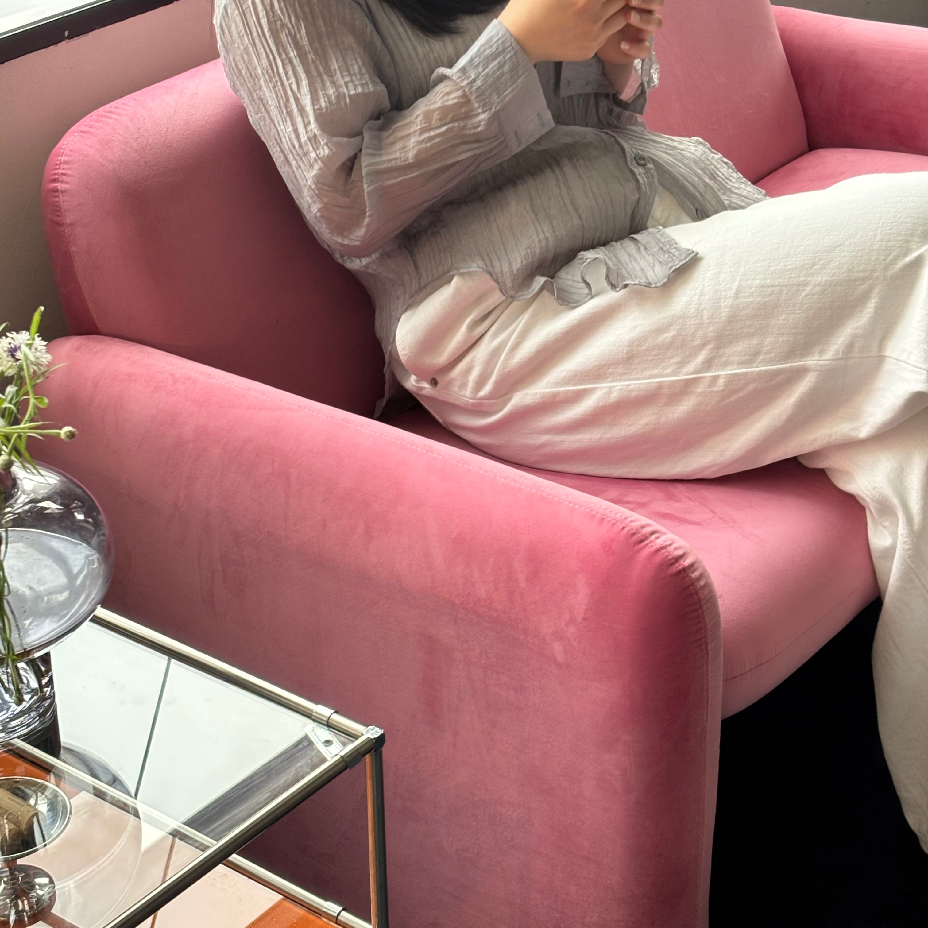 H moment sofa