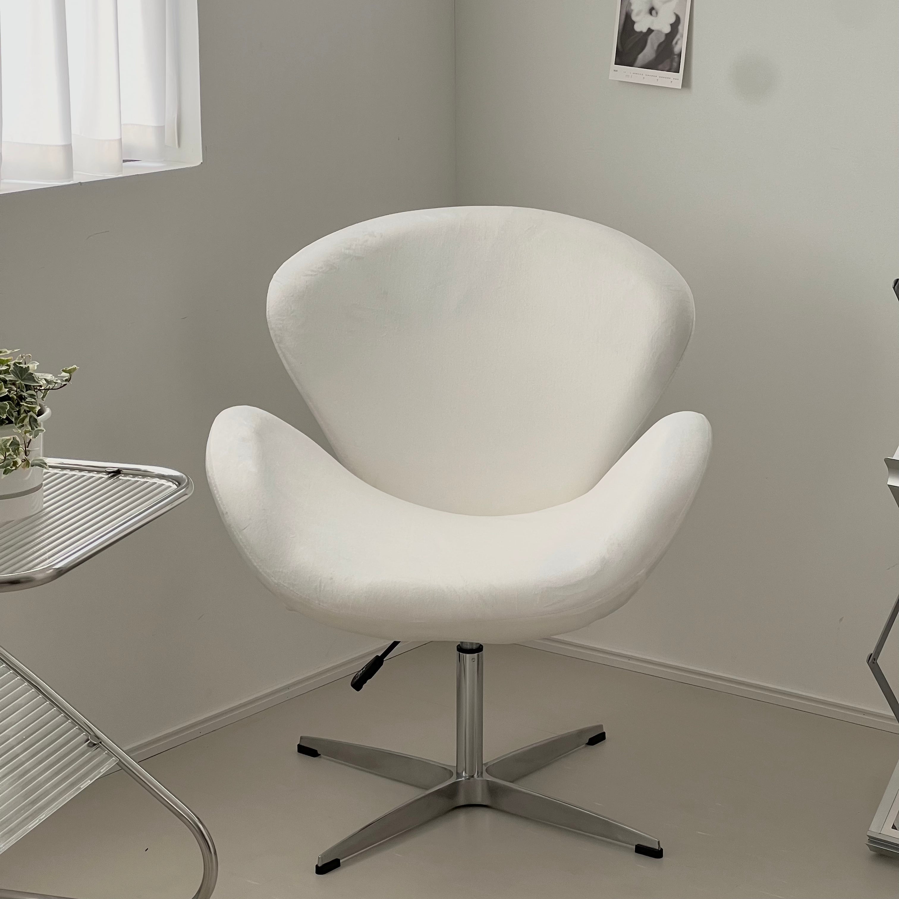 C47 White round chair