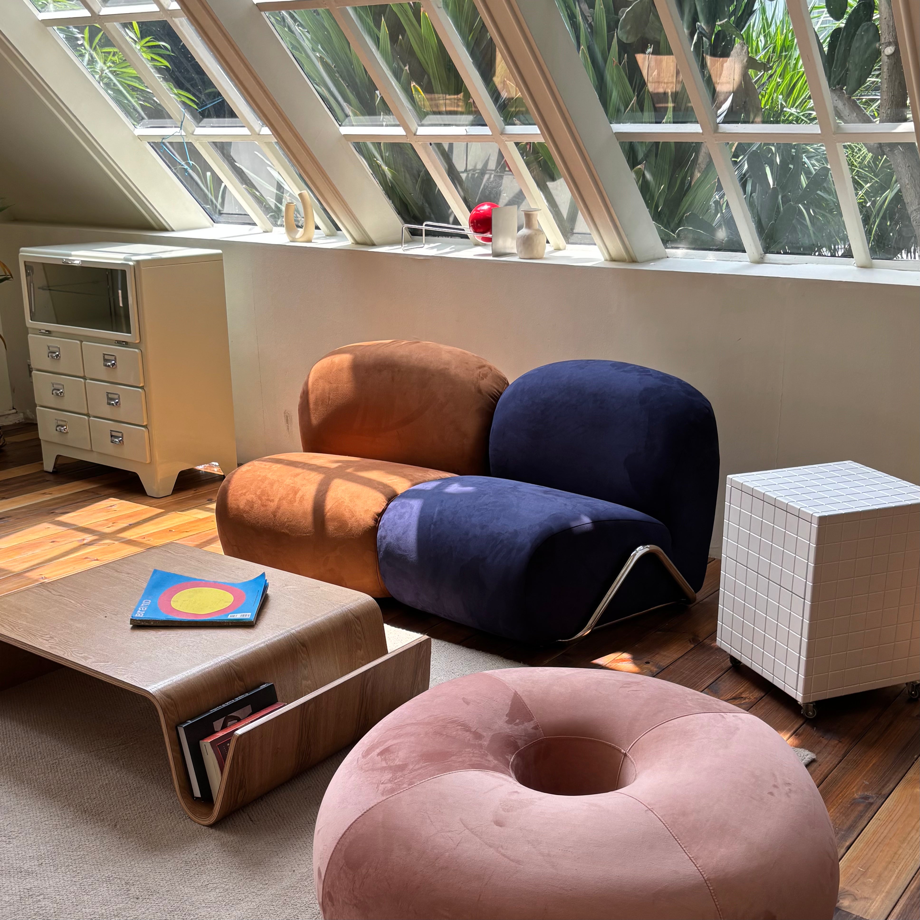 Frame arch sofa
