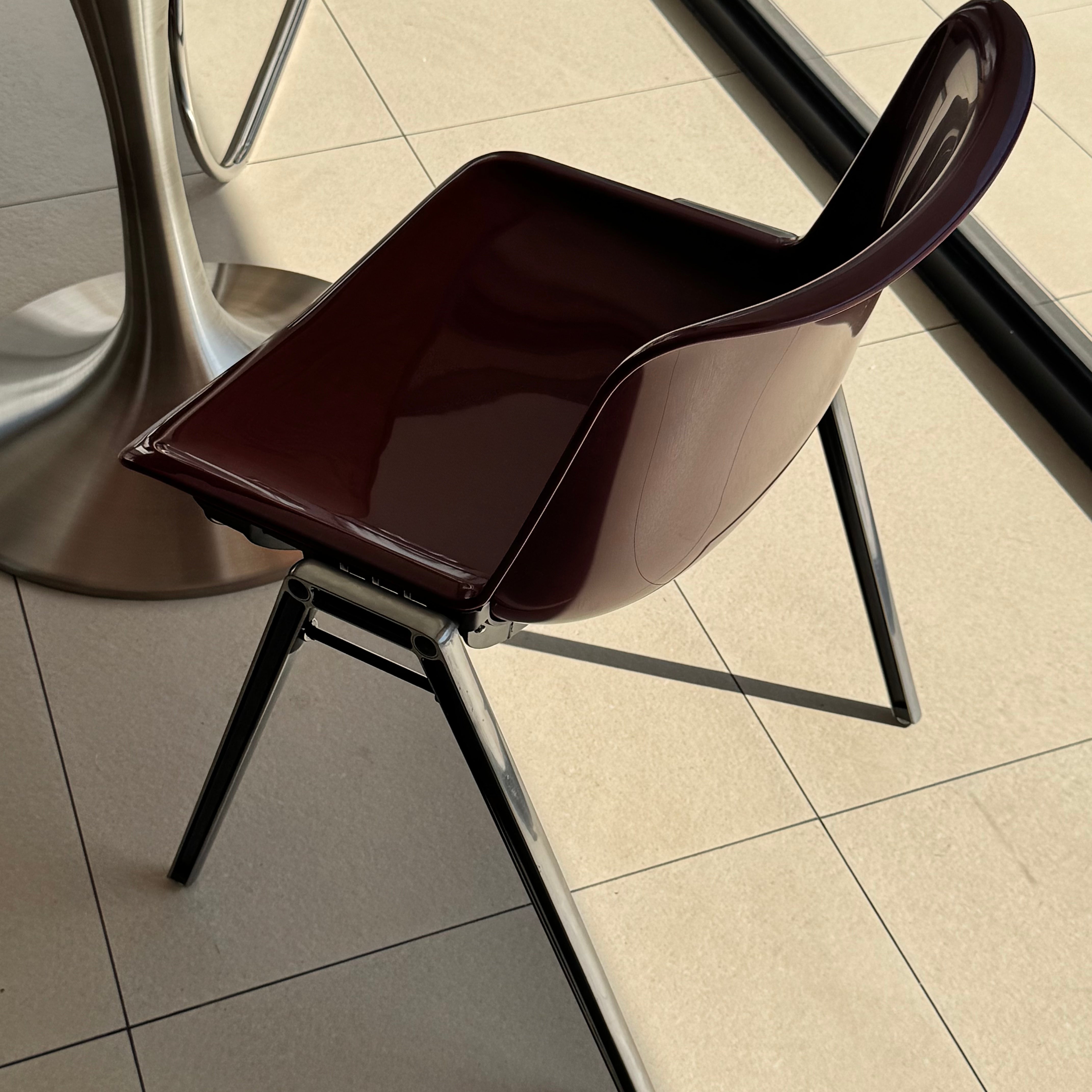 Maroon curve chair