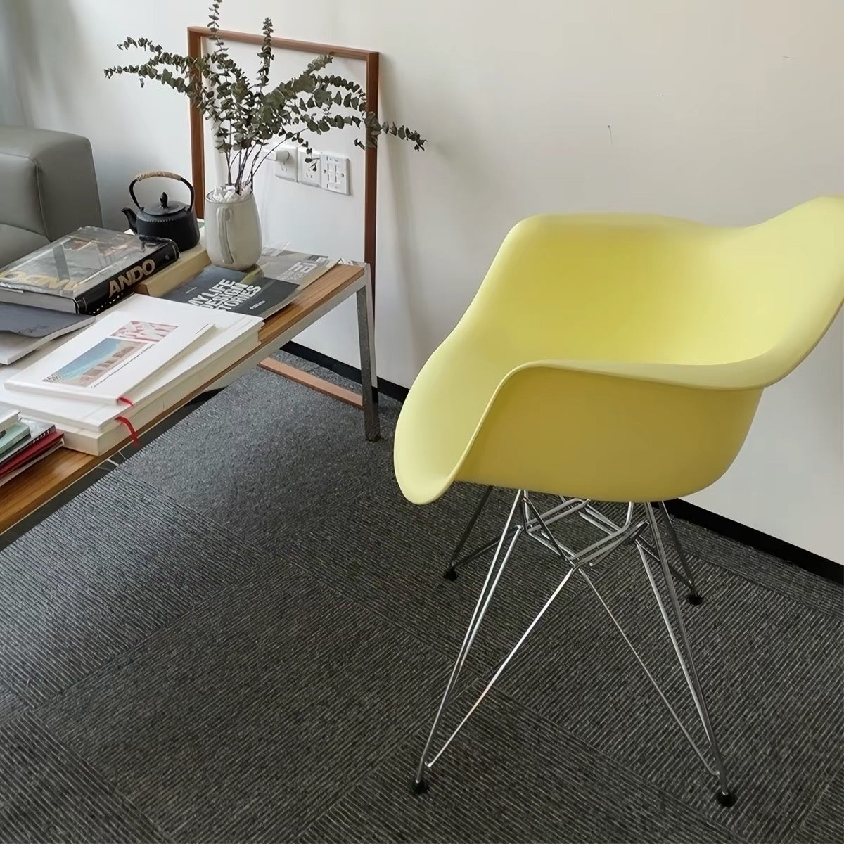 C49 eiffel leg hole chair