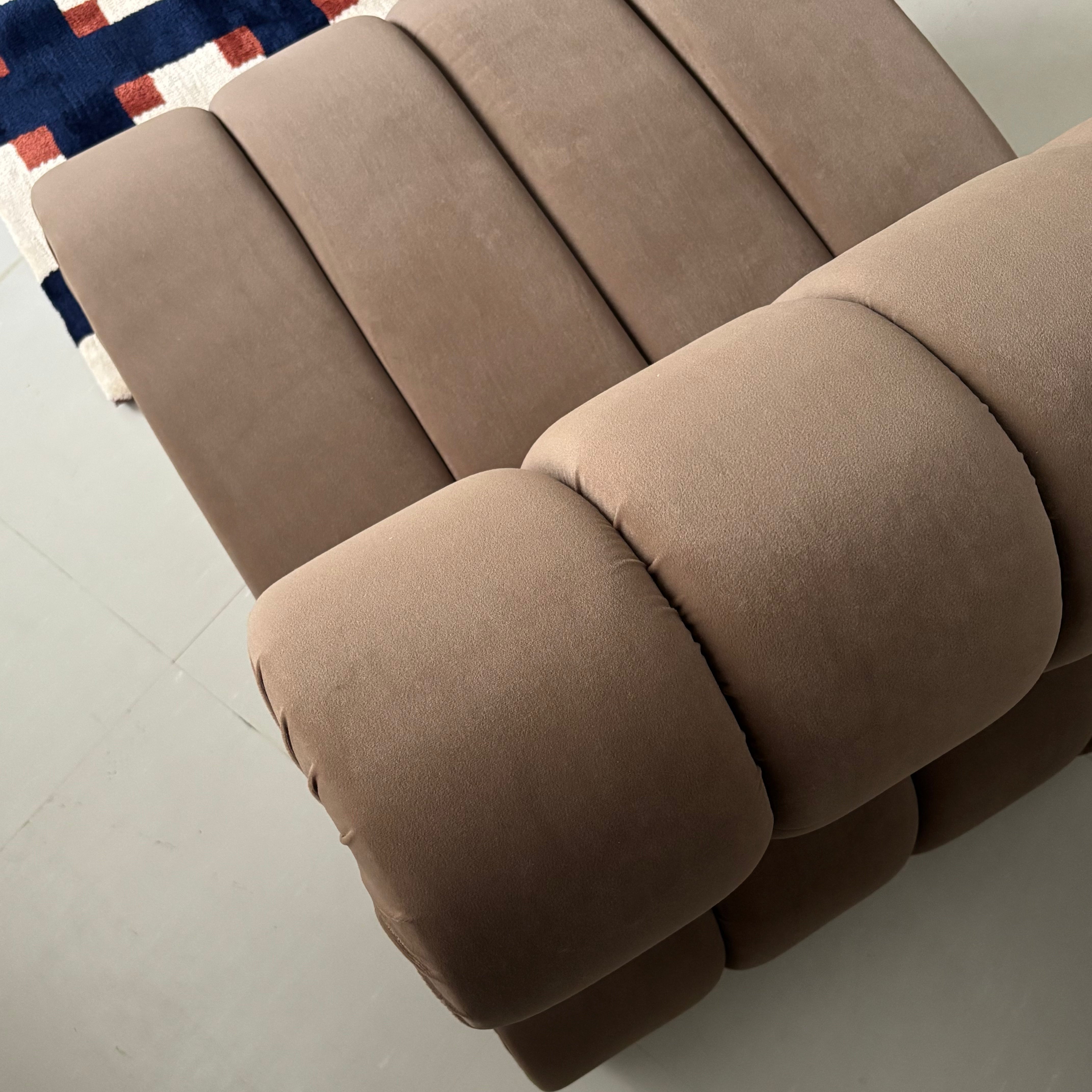 Puff rib sofa