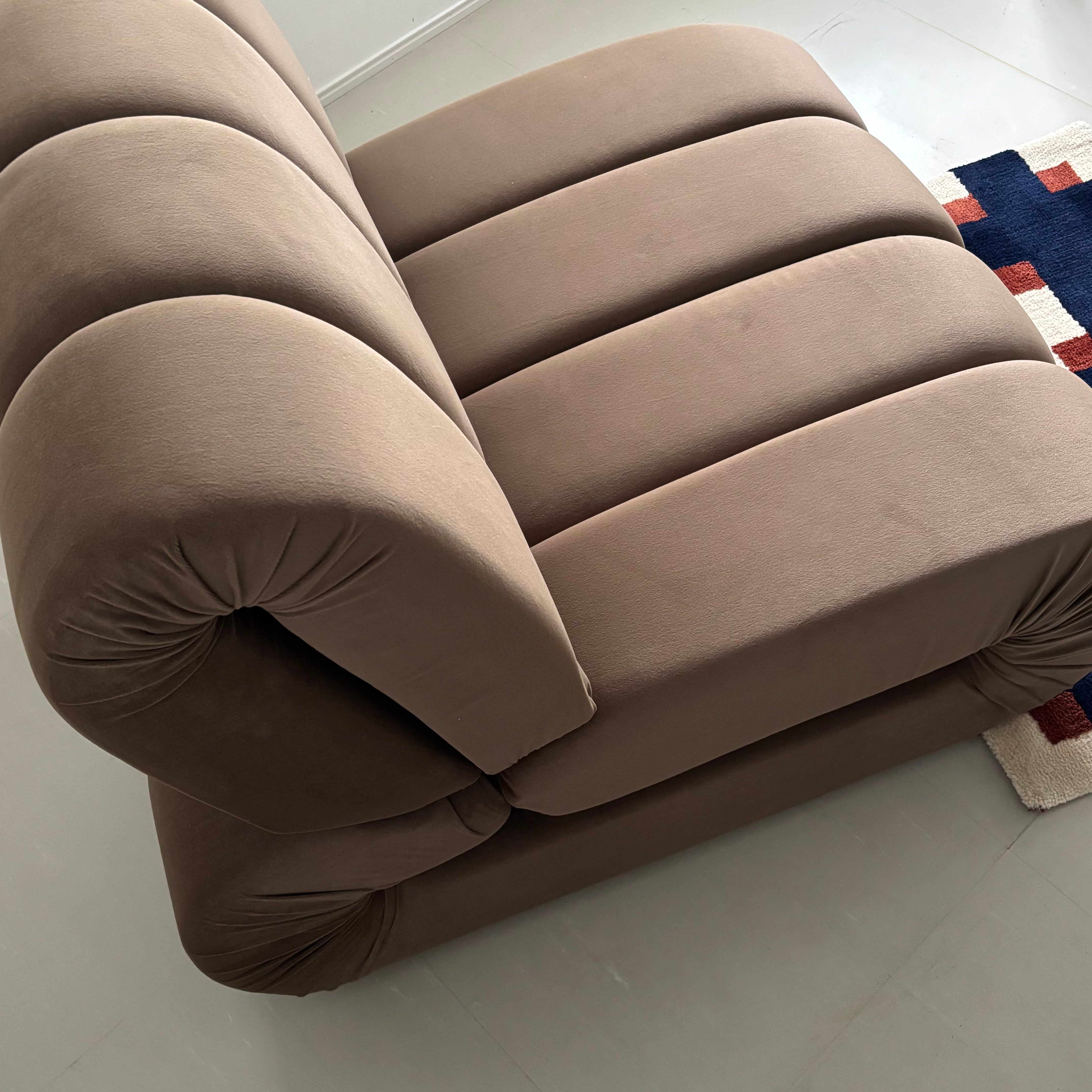 Puff rib sofa