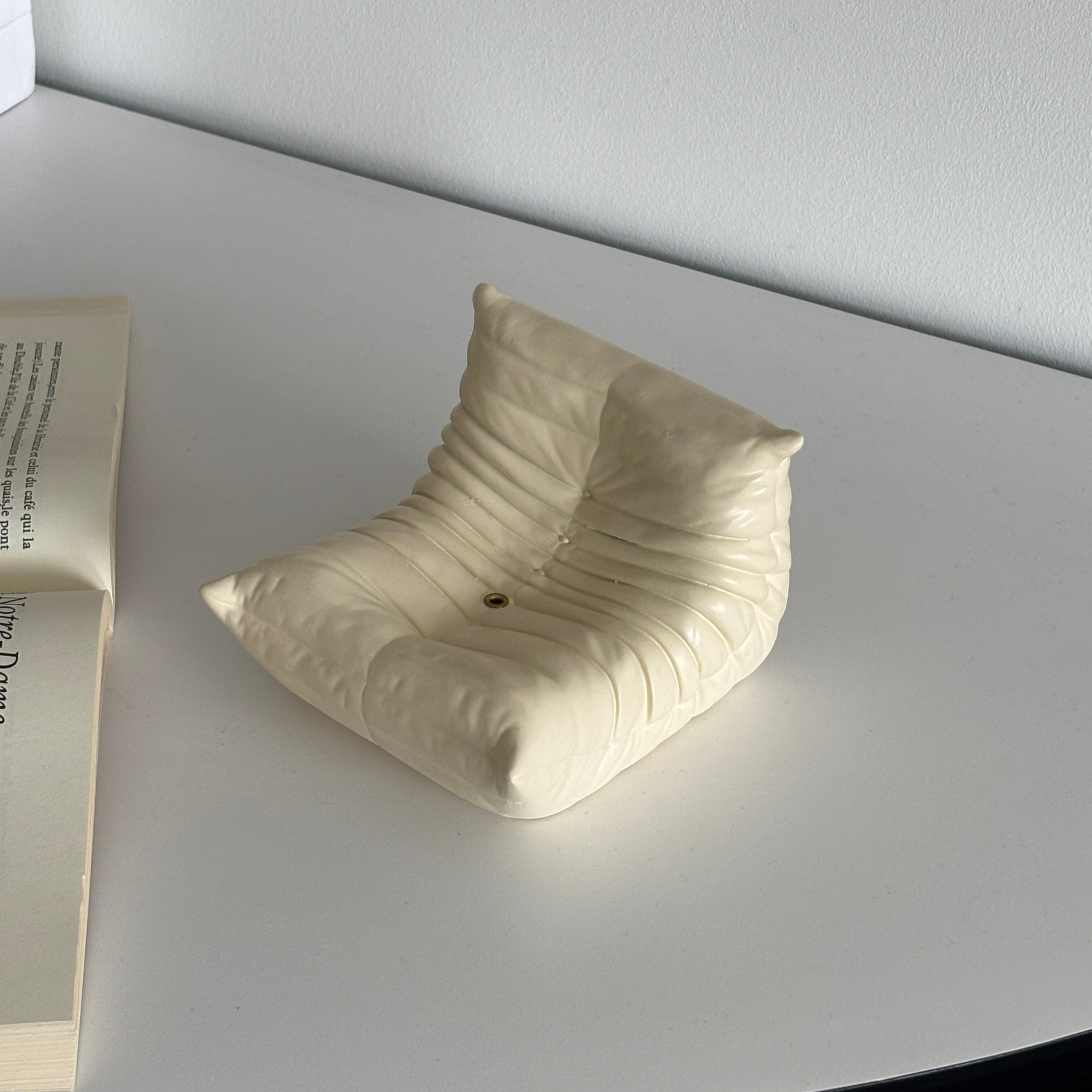 Bee sofa incense holder