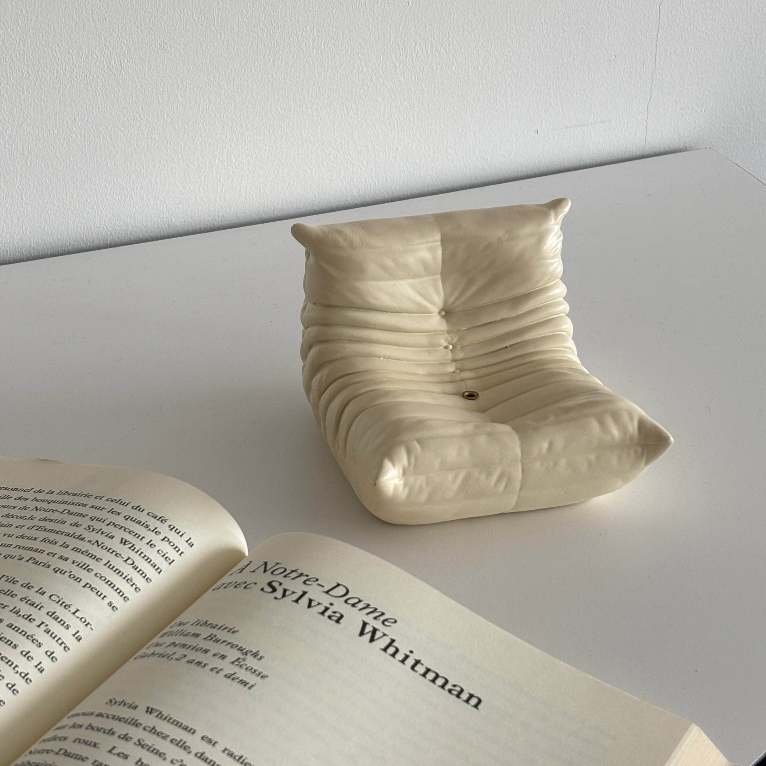 Bee sofa incense holder