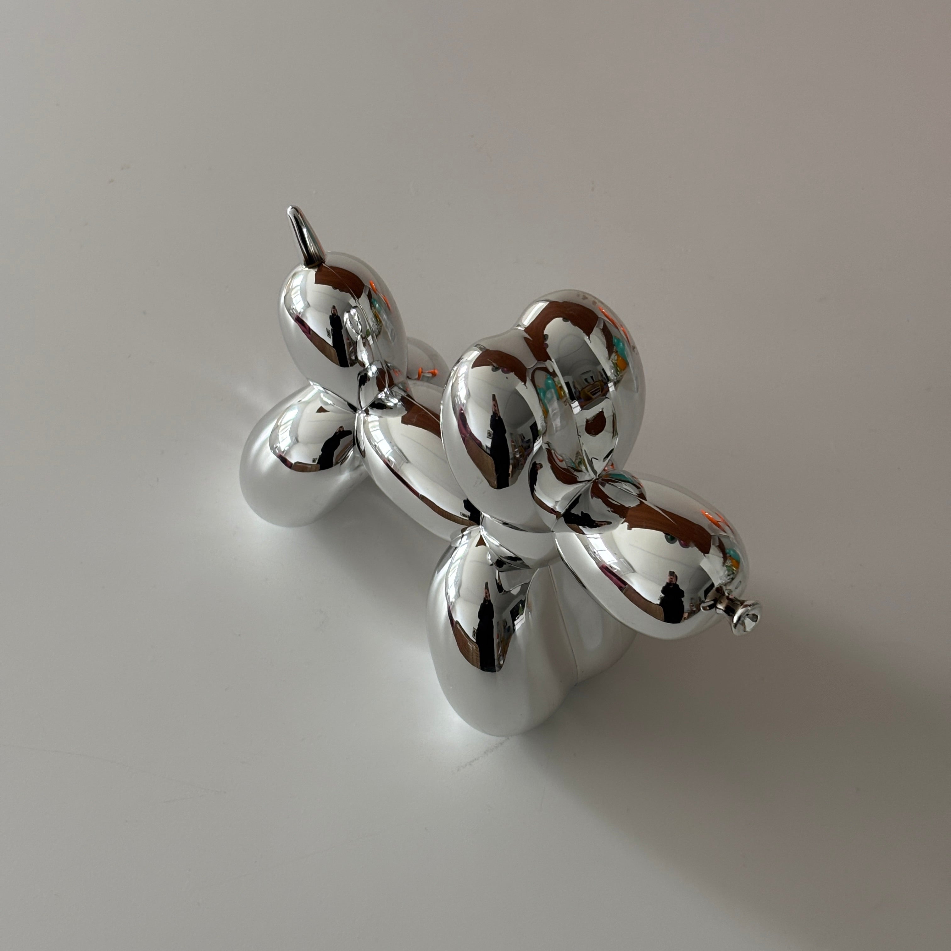 Silver dog objet