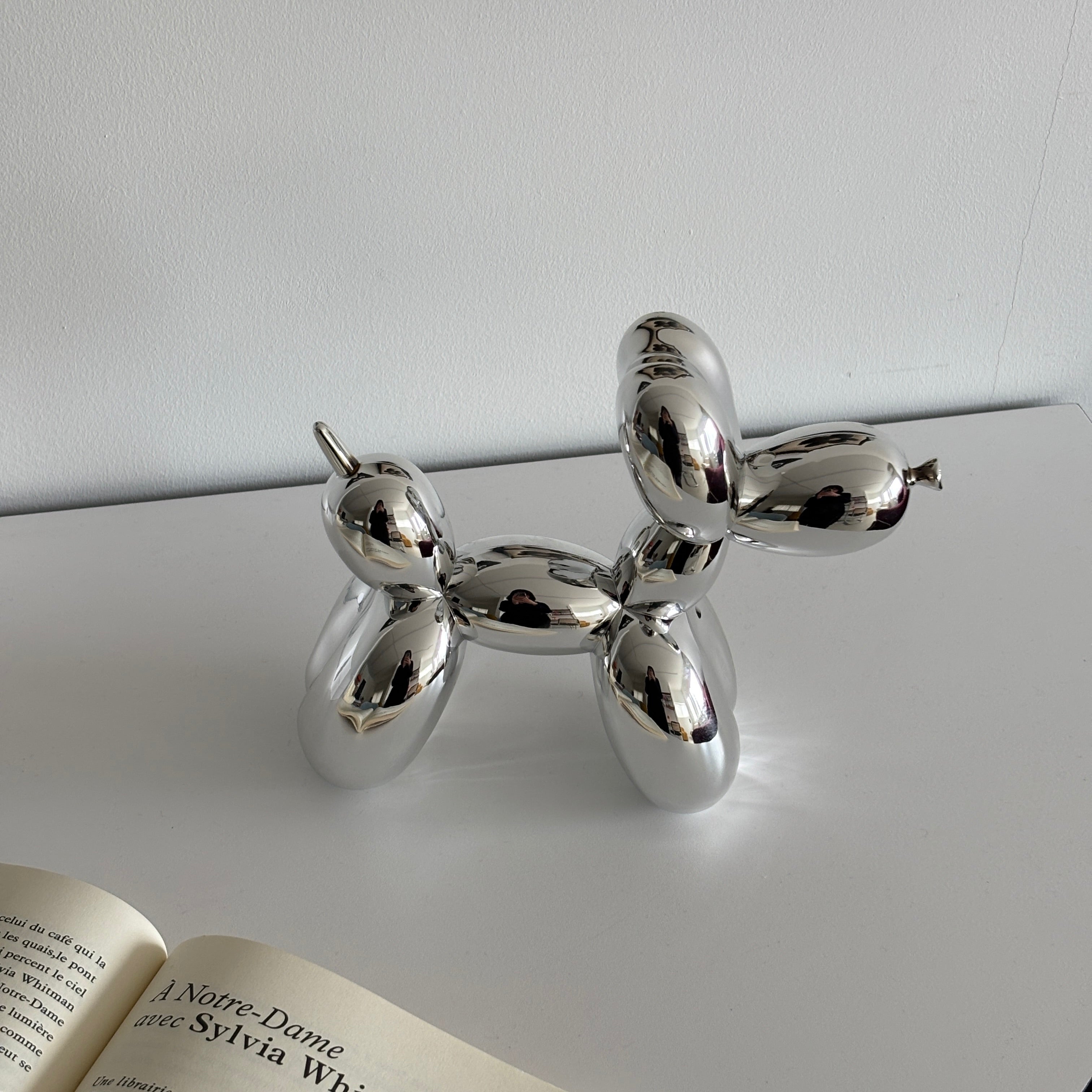 Silver dog objet