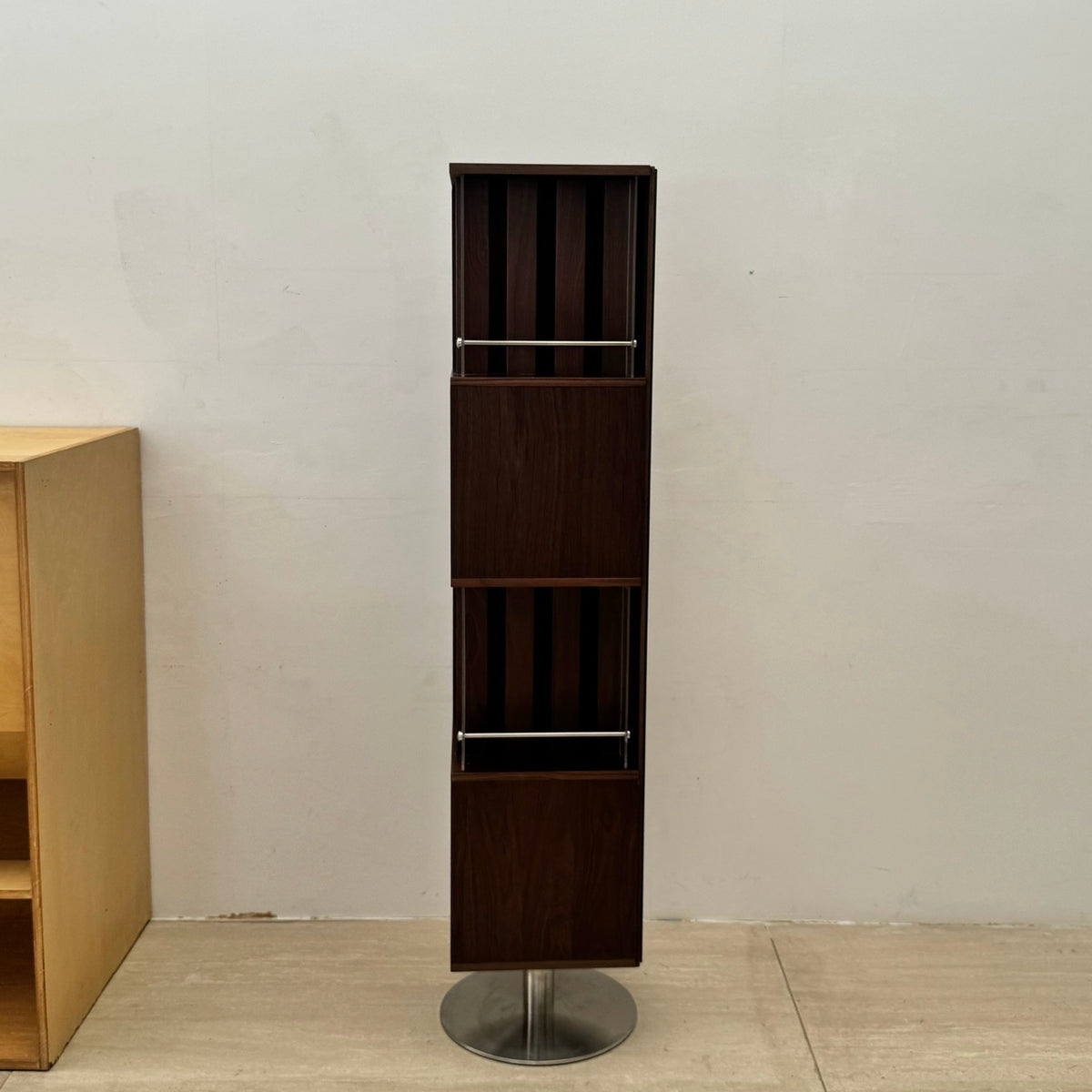 S7 Mirror Column Bookshelf