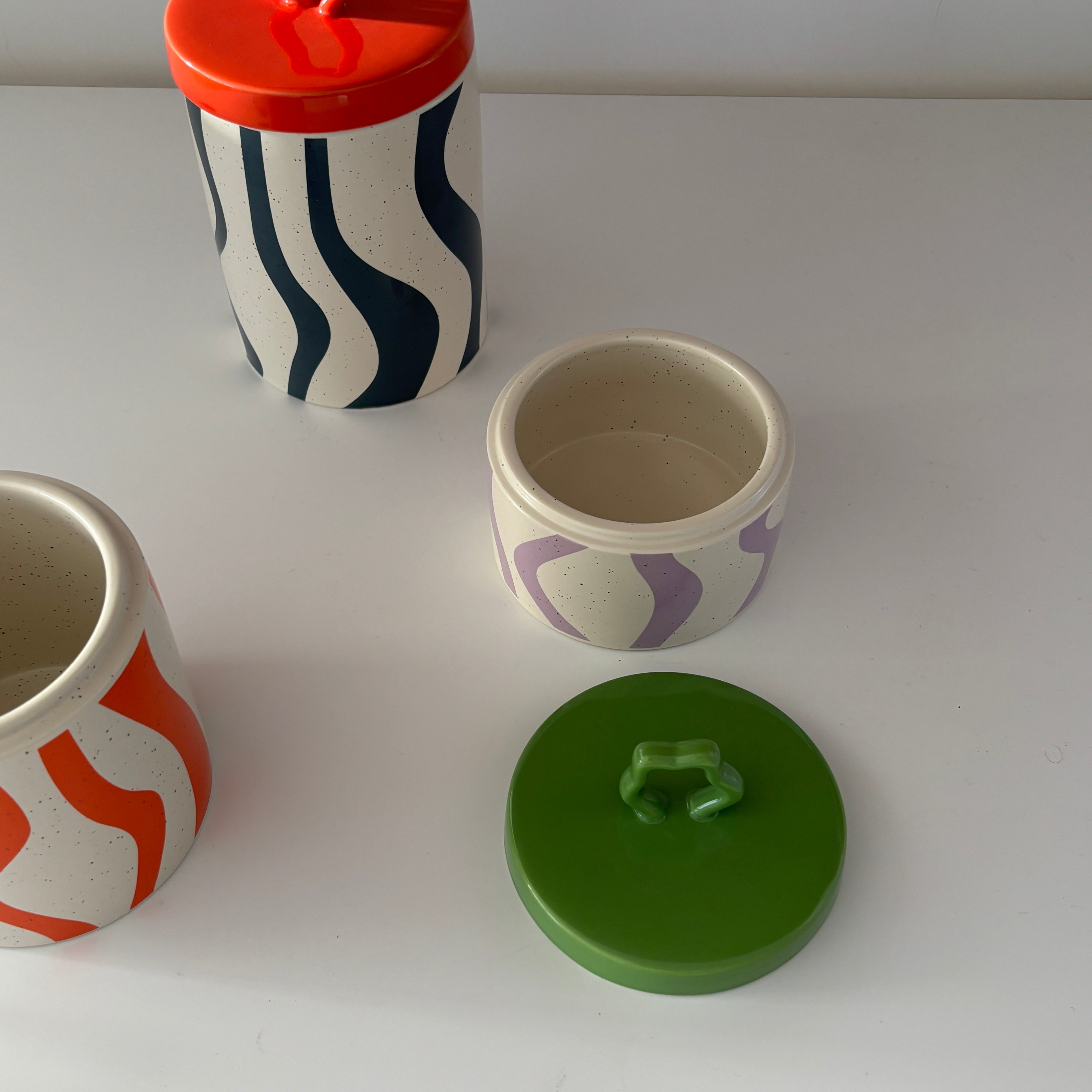 Wavy Pop Canister