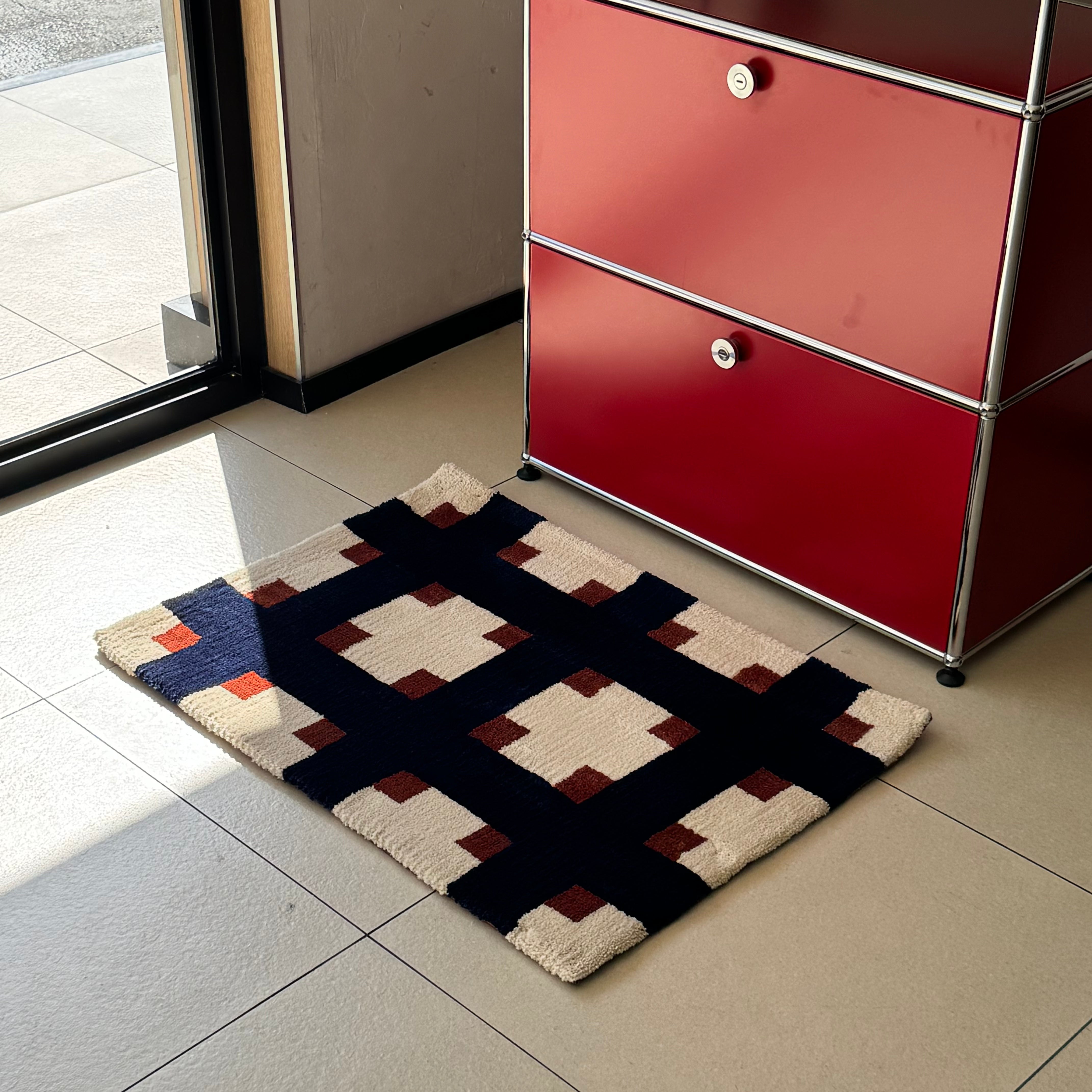 ”Velto” Midnight Grid rug