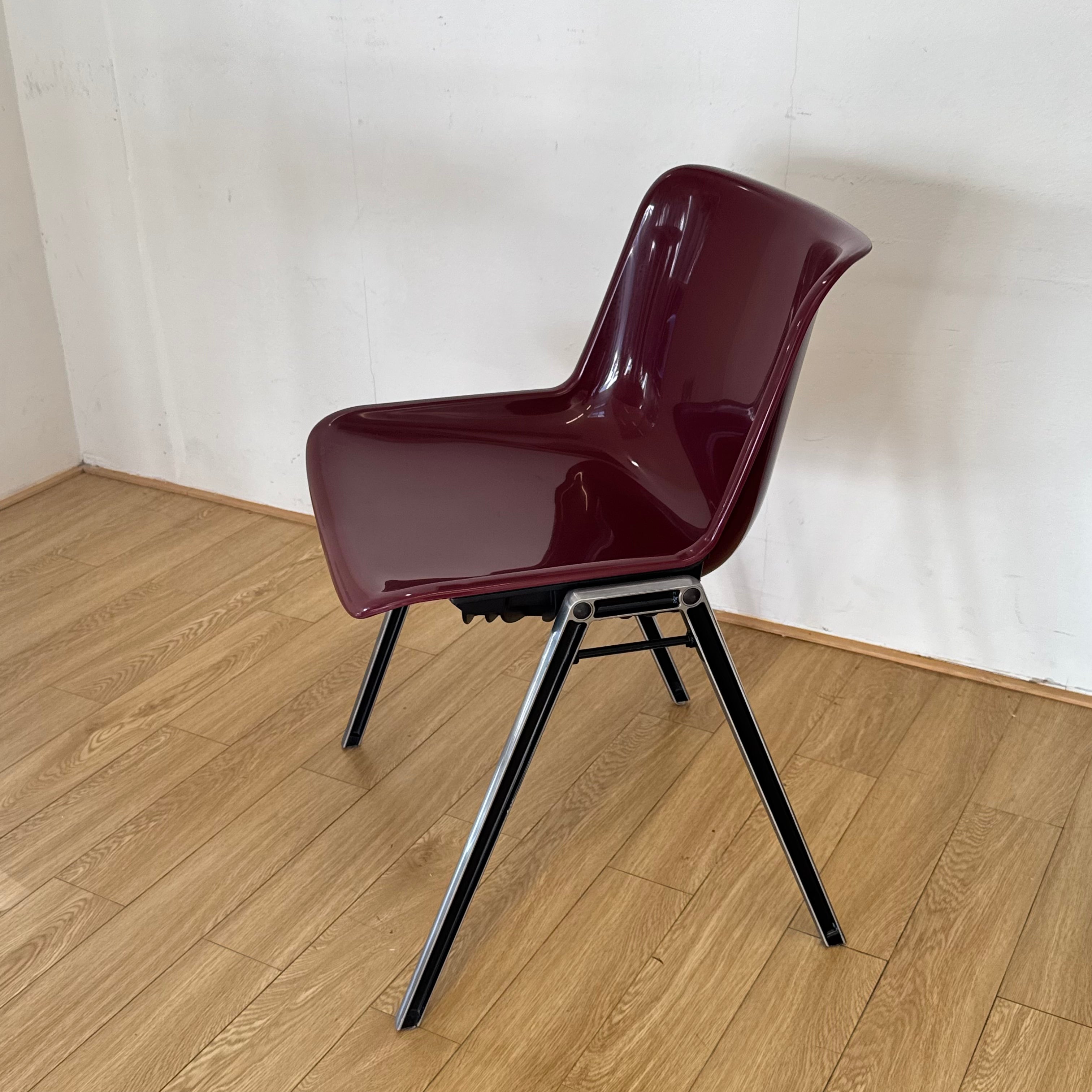 Maroon curve chair