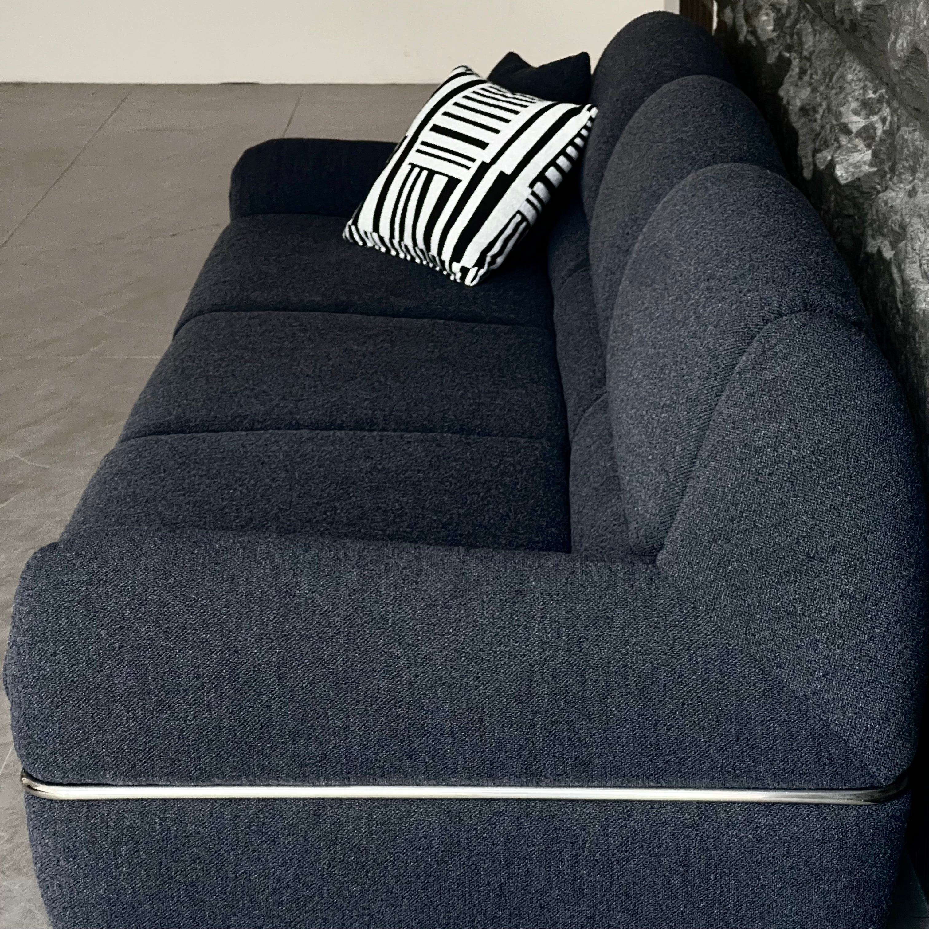 Relaxing curve sofa