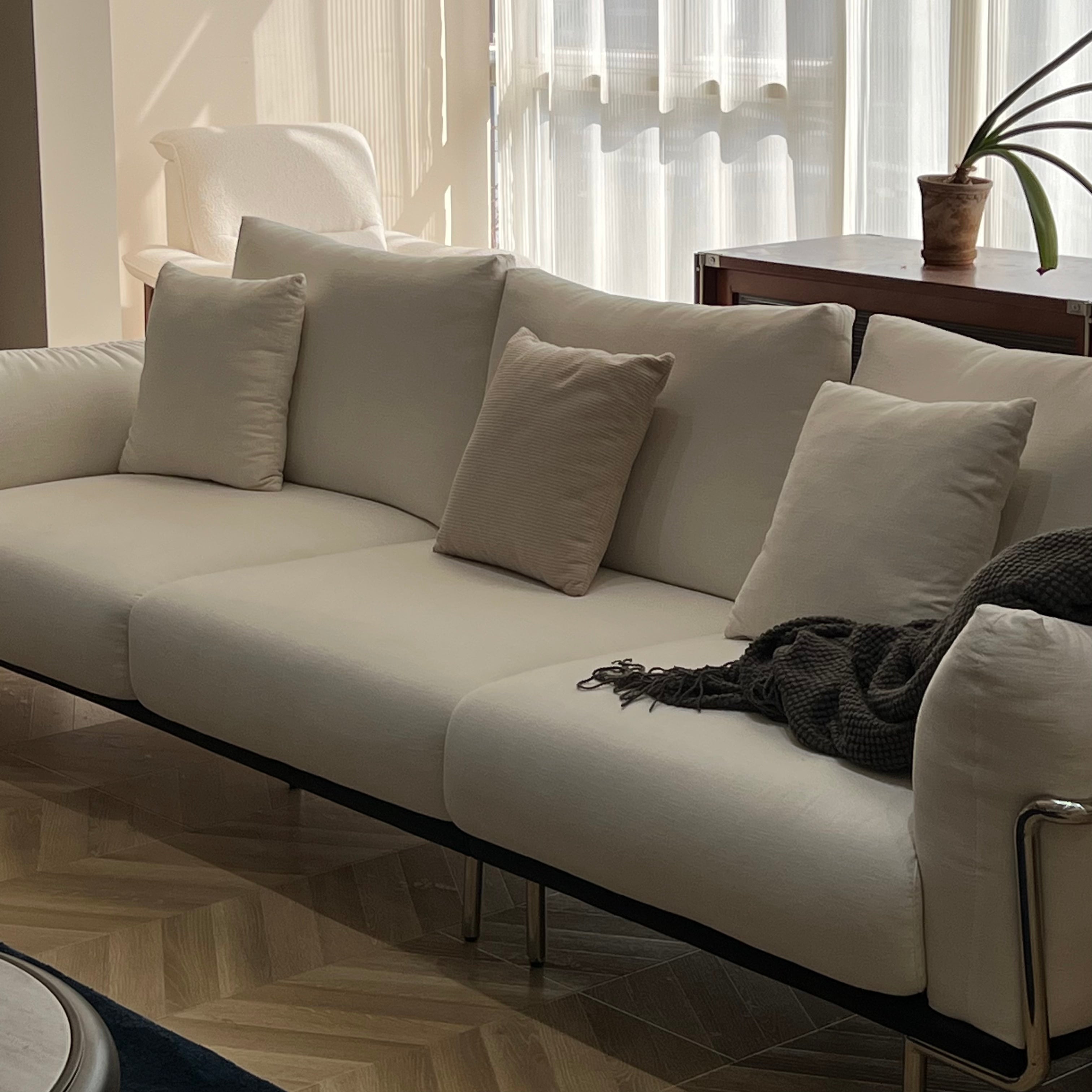 Modern reverie sofa