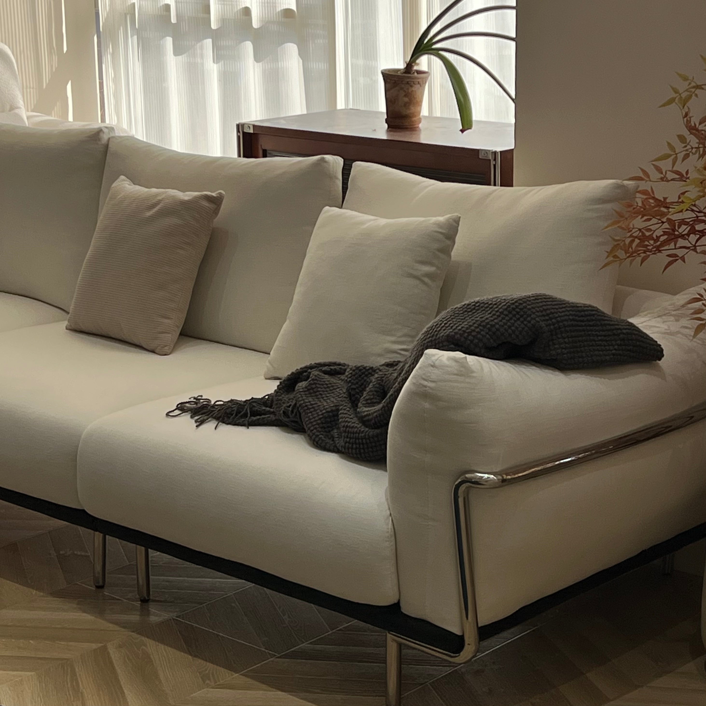 Modern reverie sofa