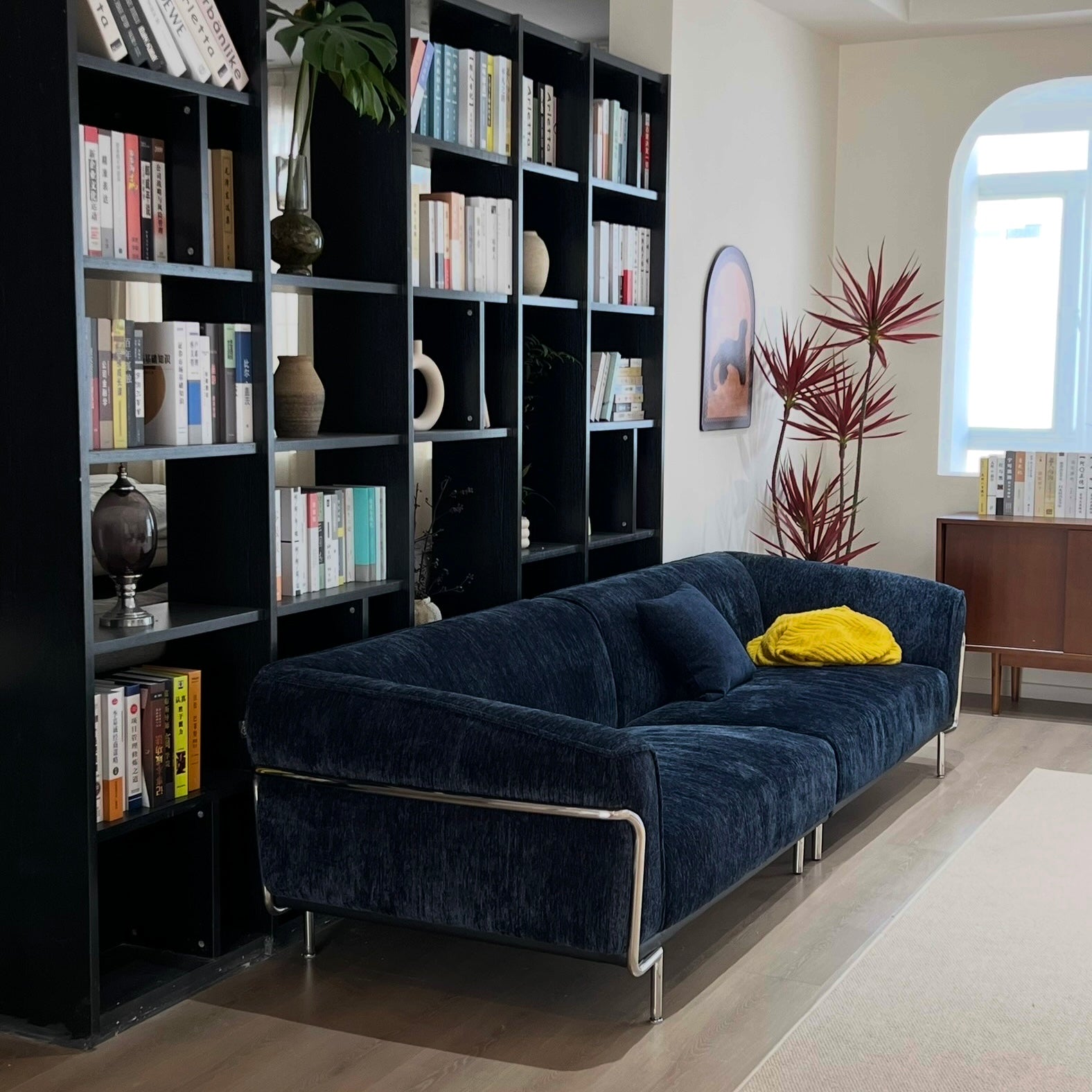 Frame luxury sofa