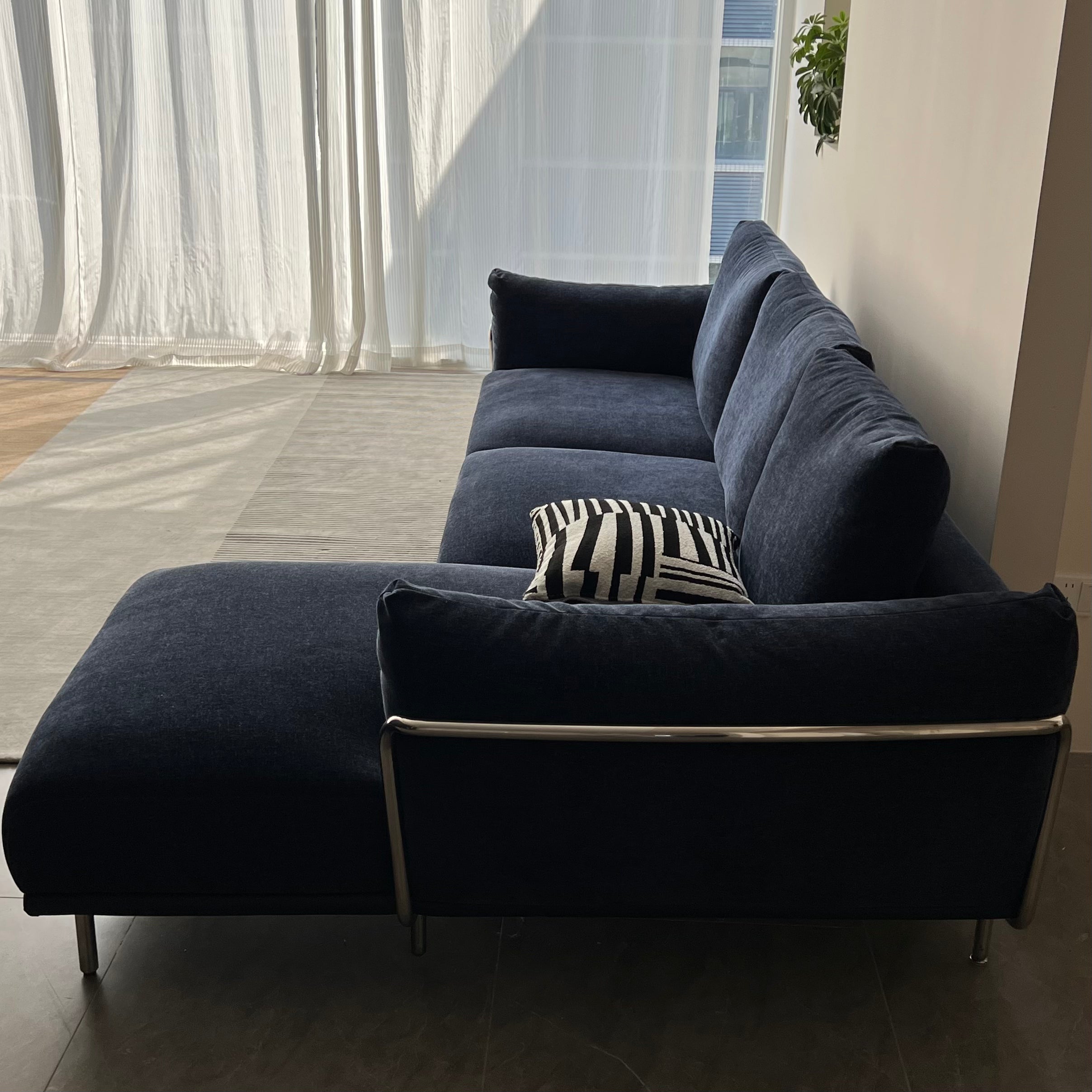 Modern reverie sofa