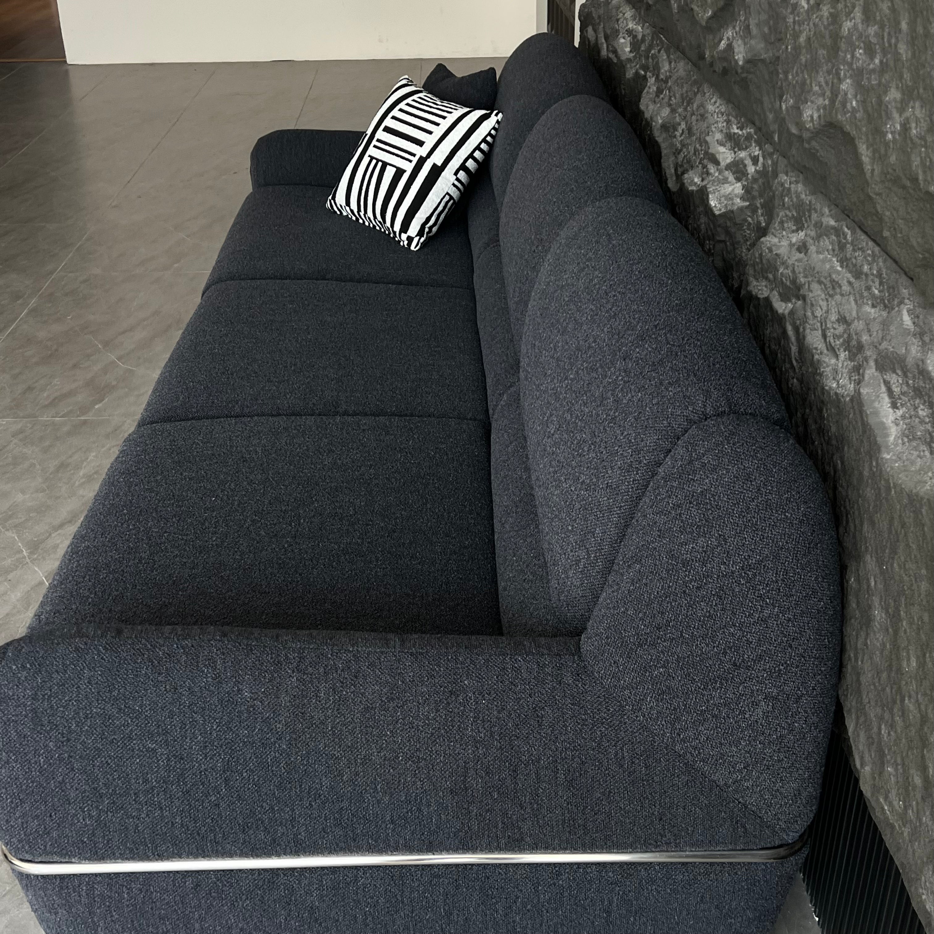 Relaxing curve sofa