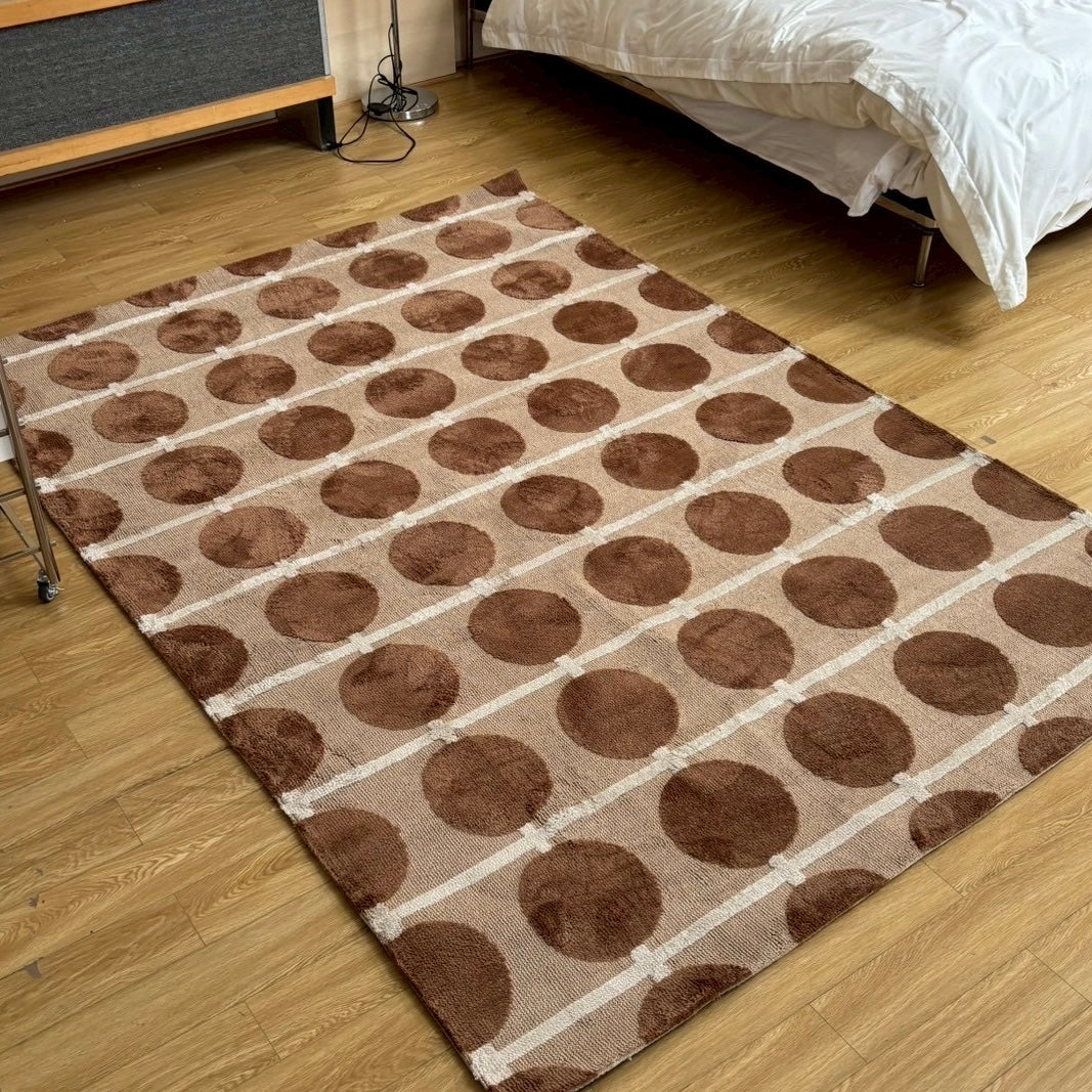 Dot grid rug