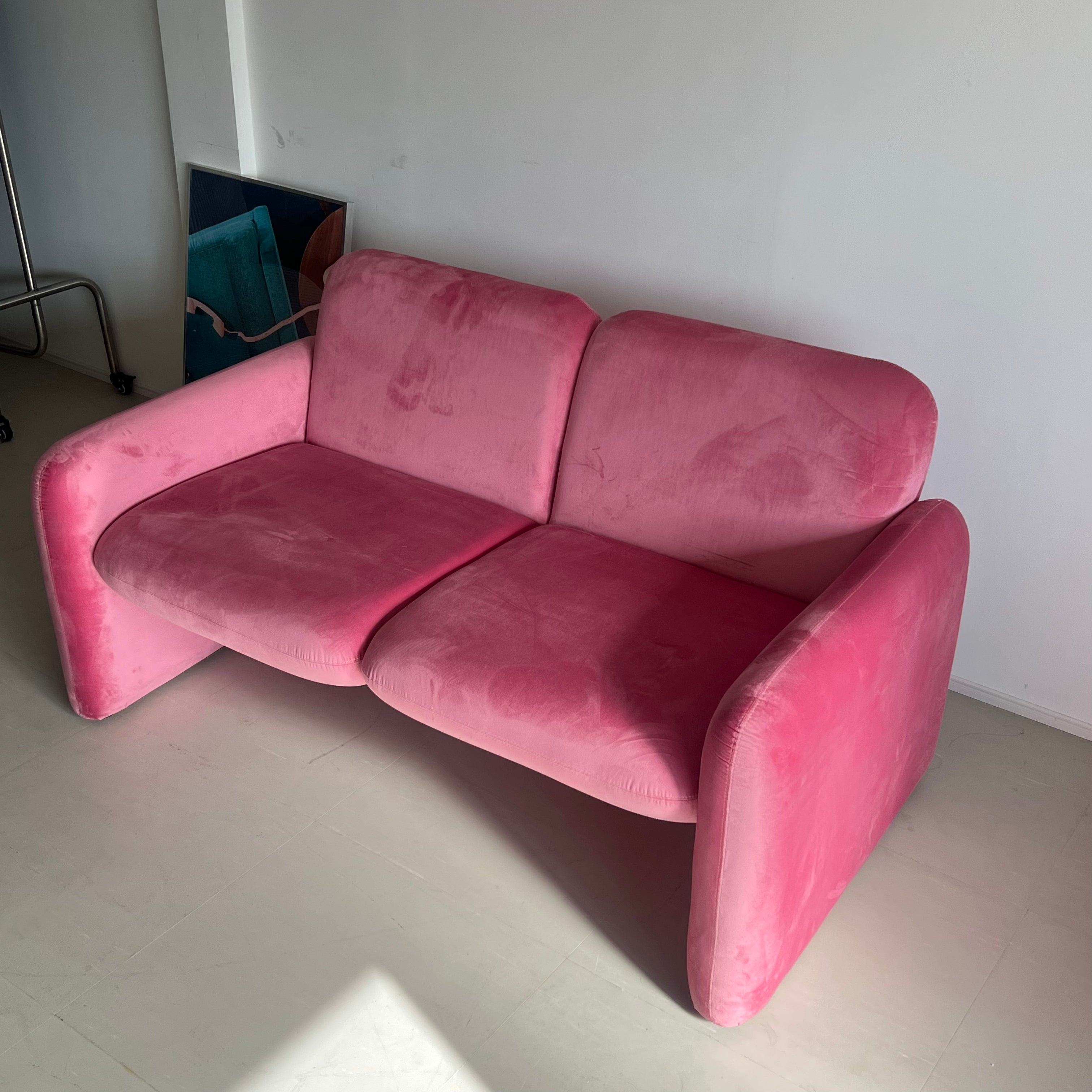 H moment sofa