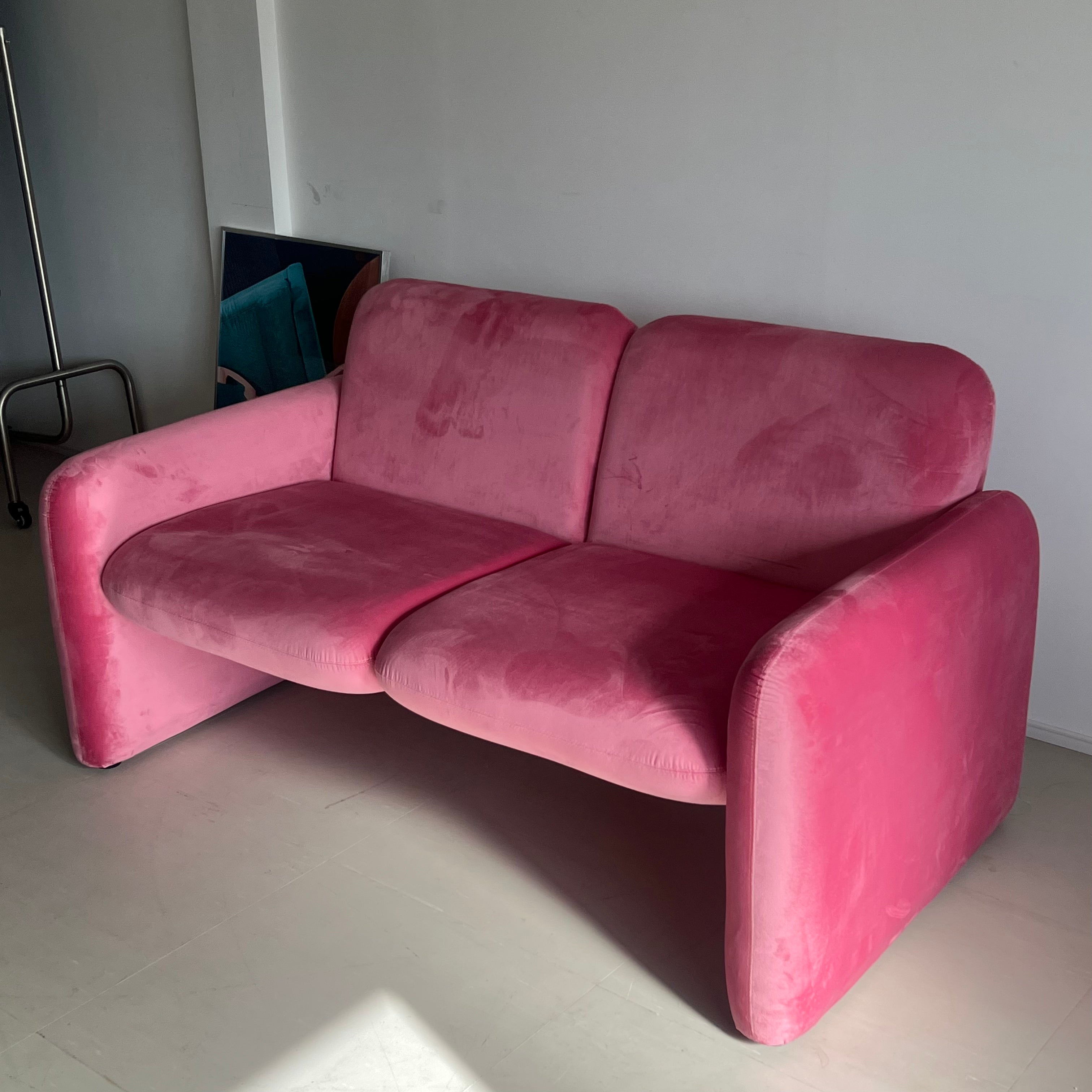 H moment sofa