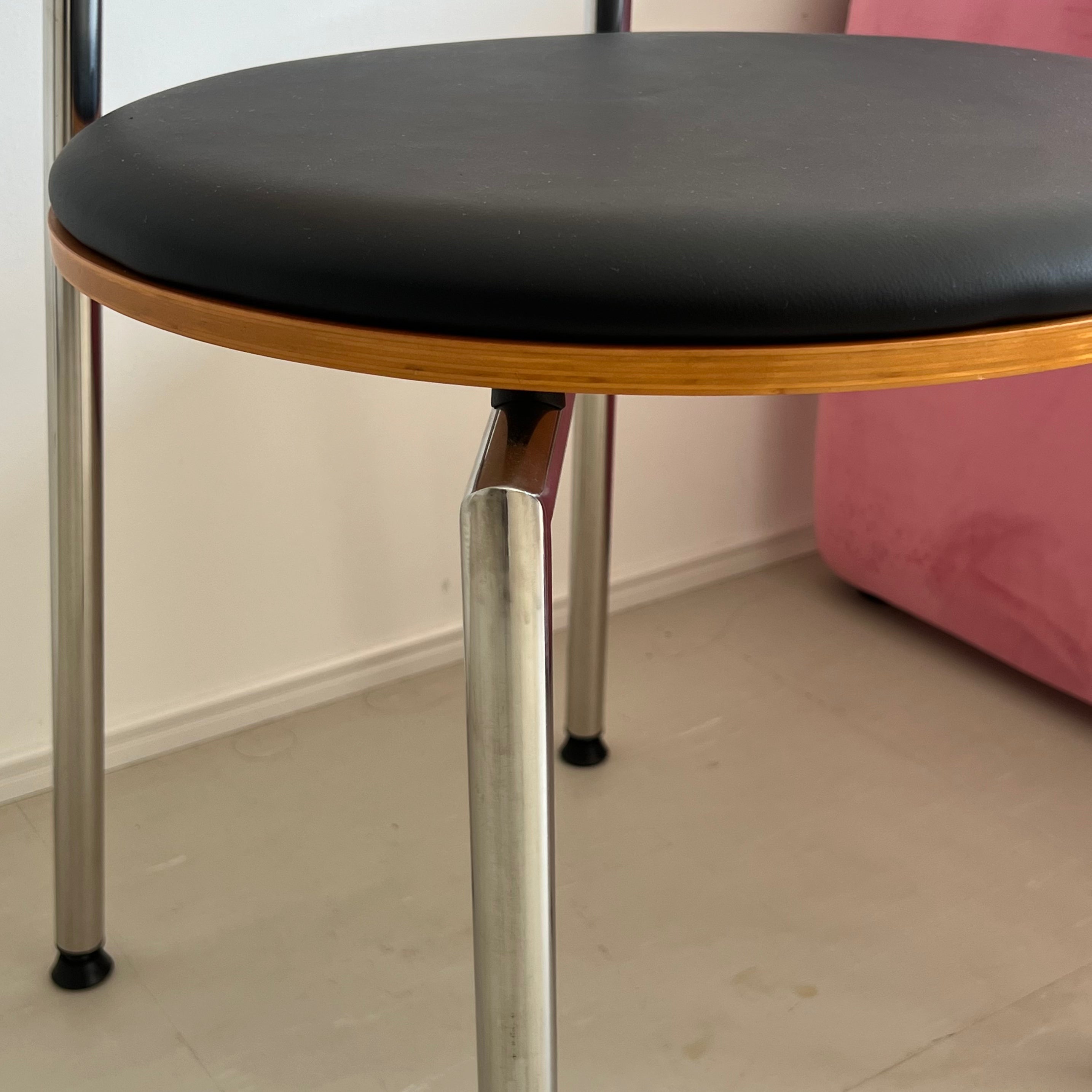 Moon chair