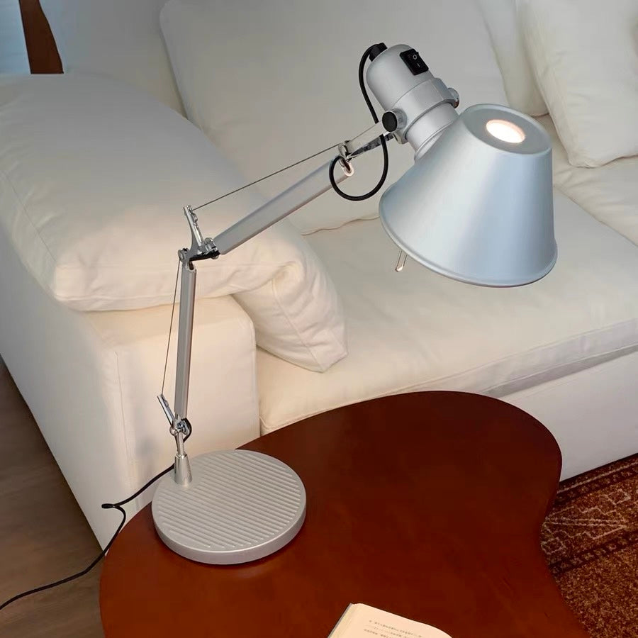 Wide angle lamp