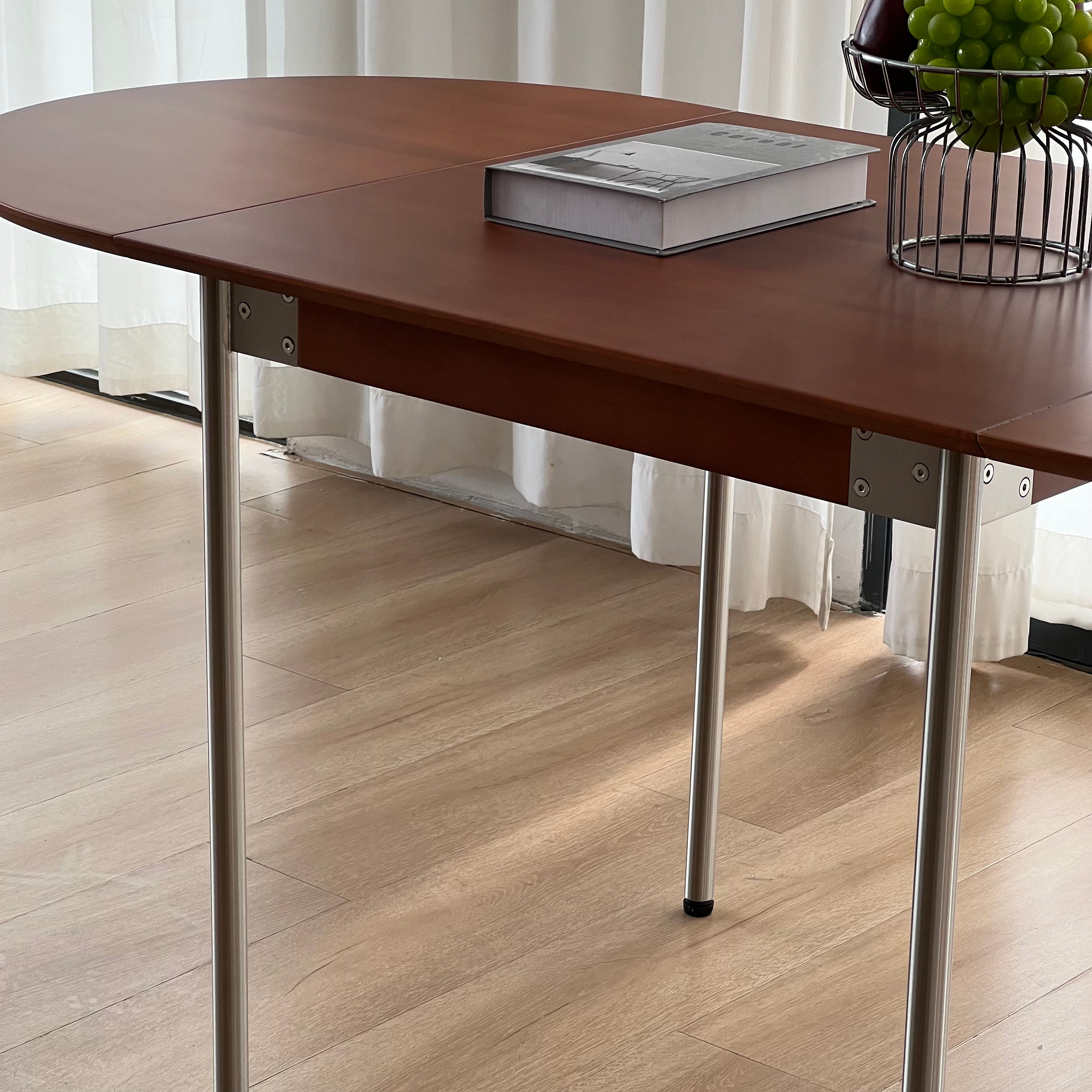 T42 Oval dining table