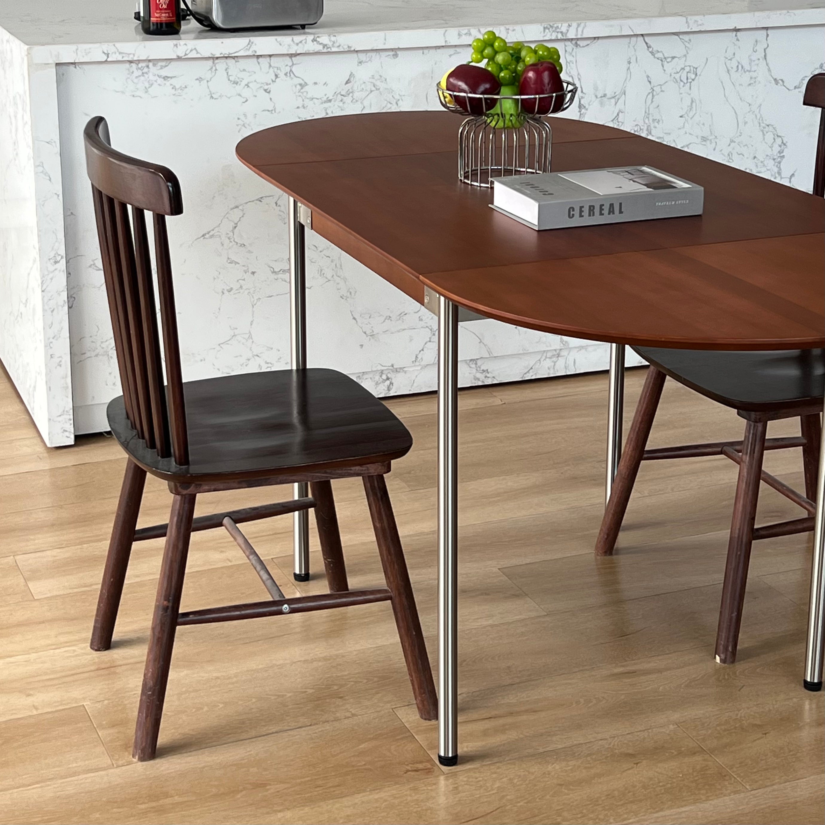 T42 Oval dining table