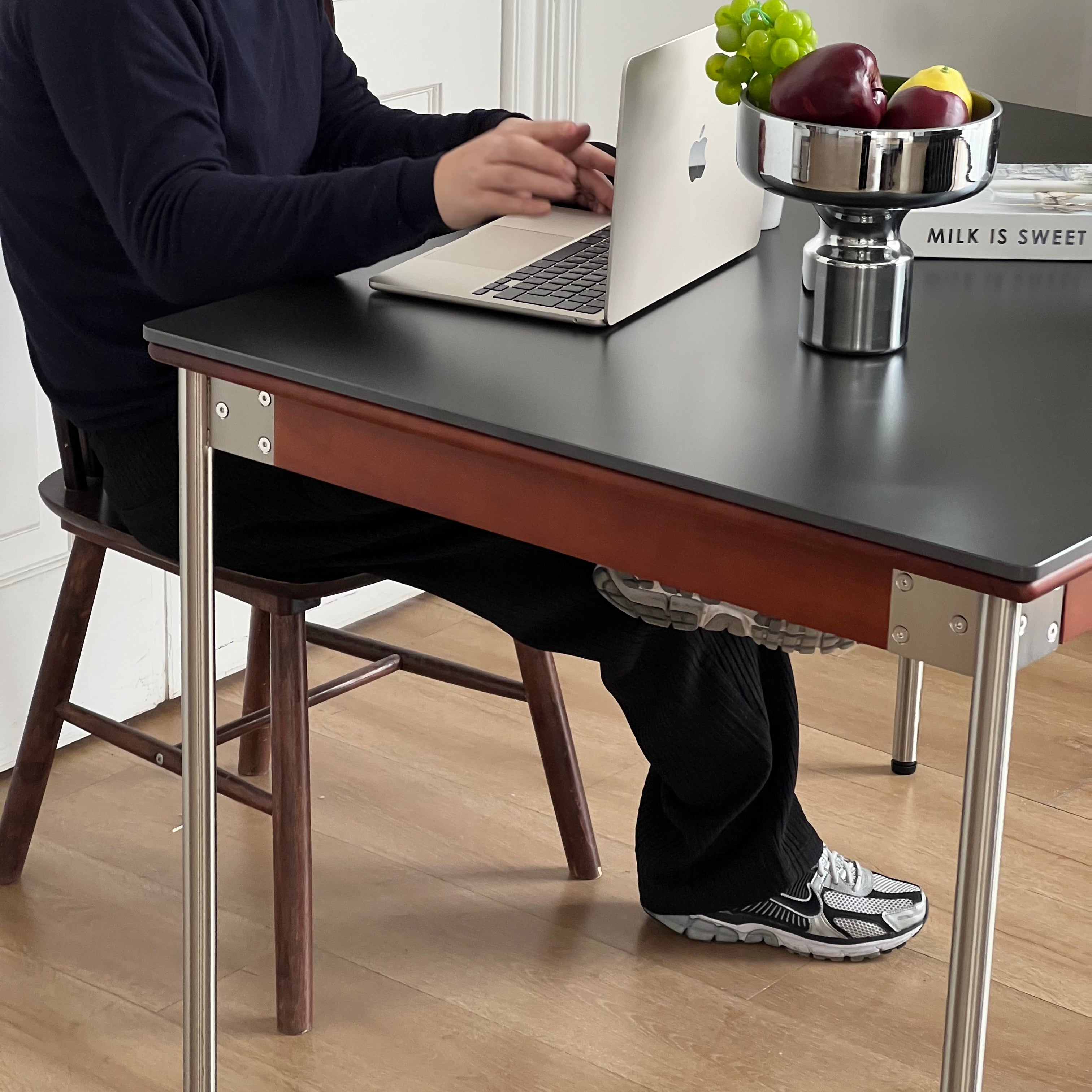 T41 Modern dining table