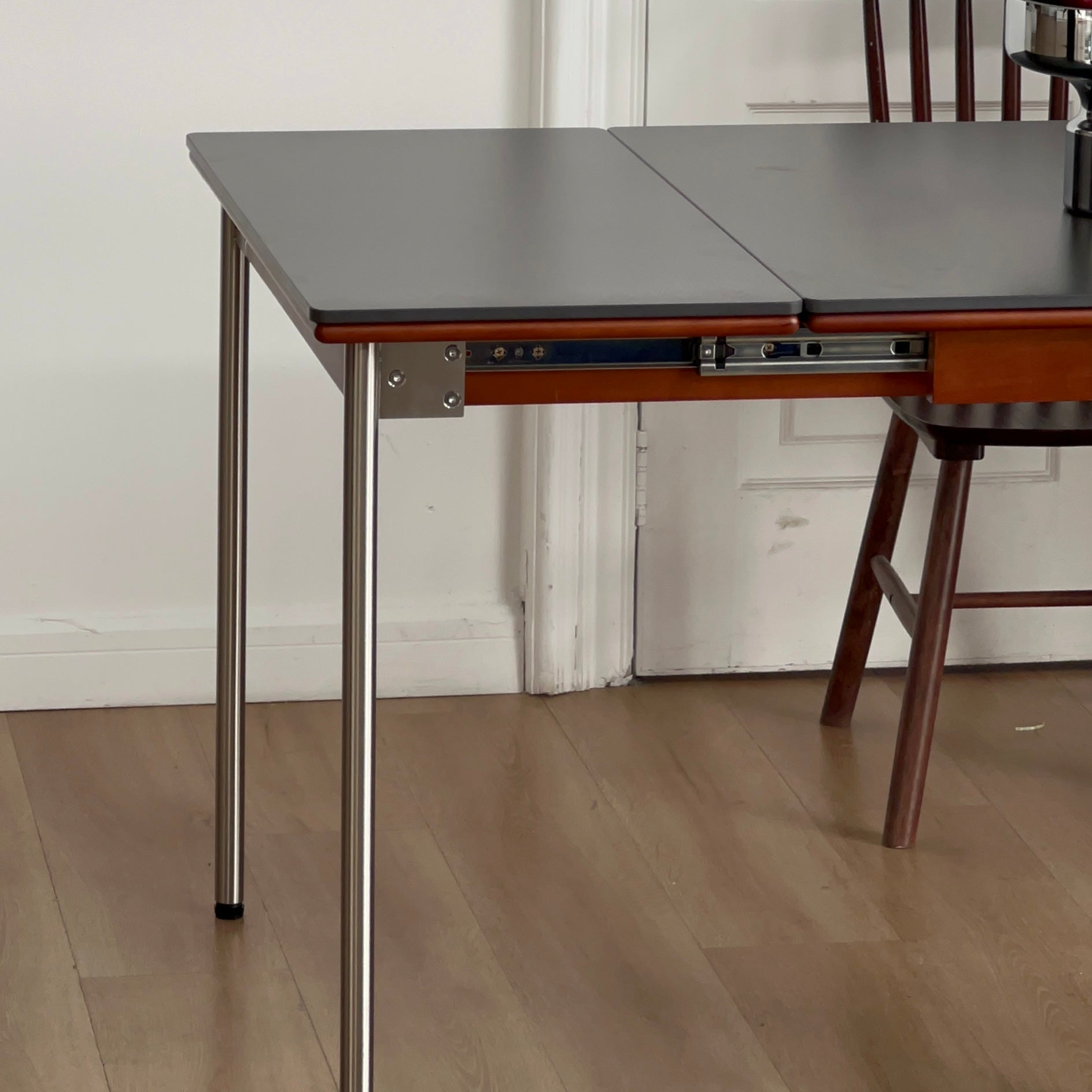 T41 Modern dining table