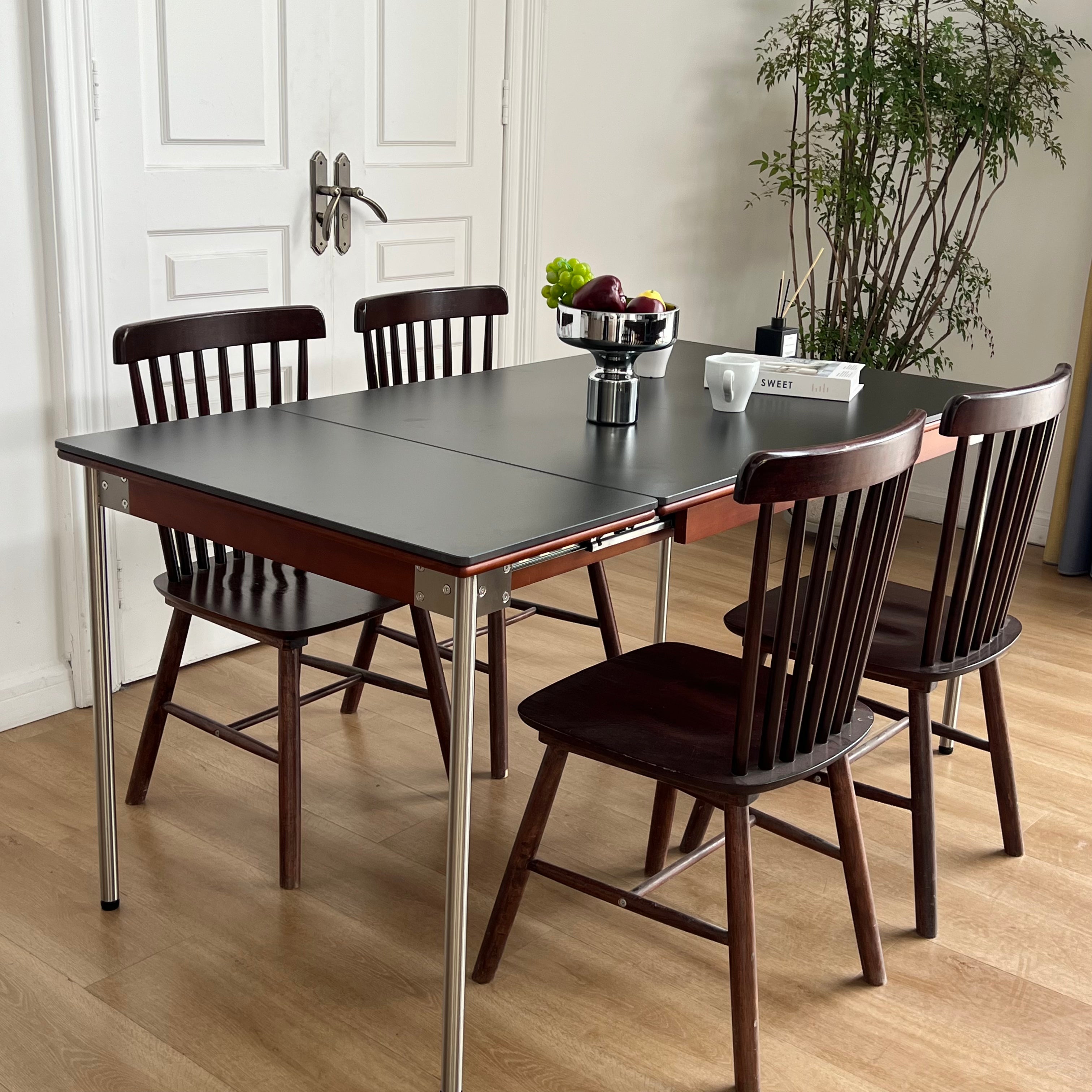 T41 Modern dining table