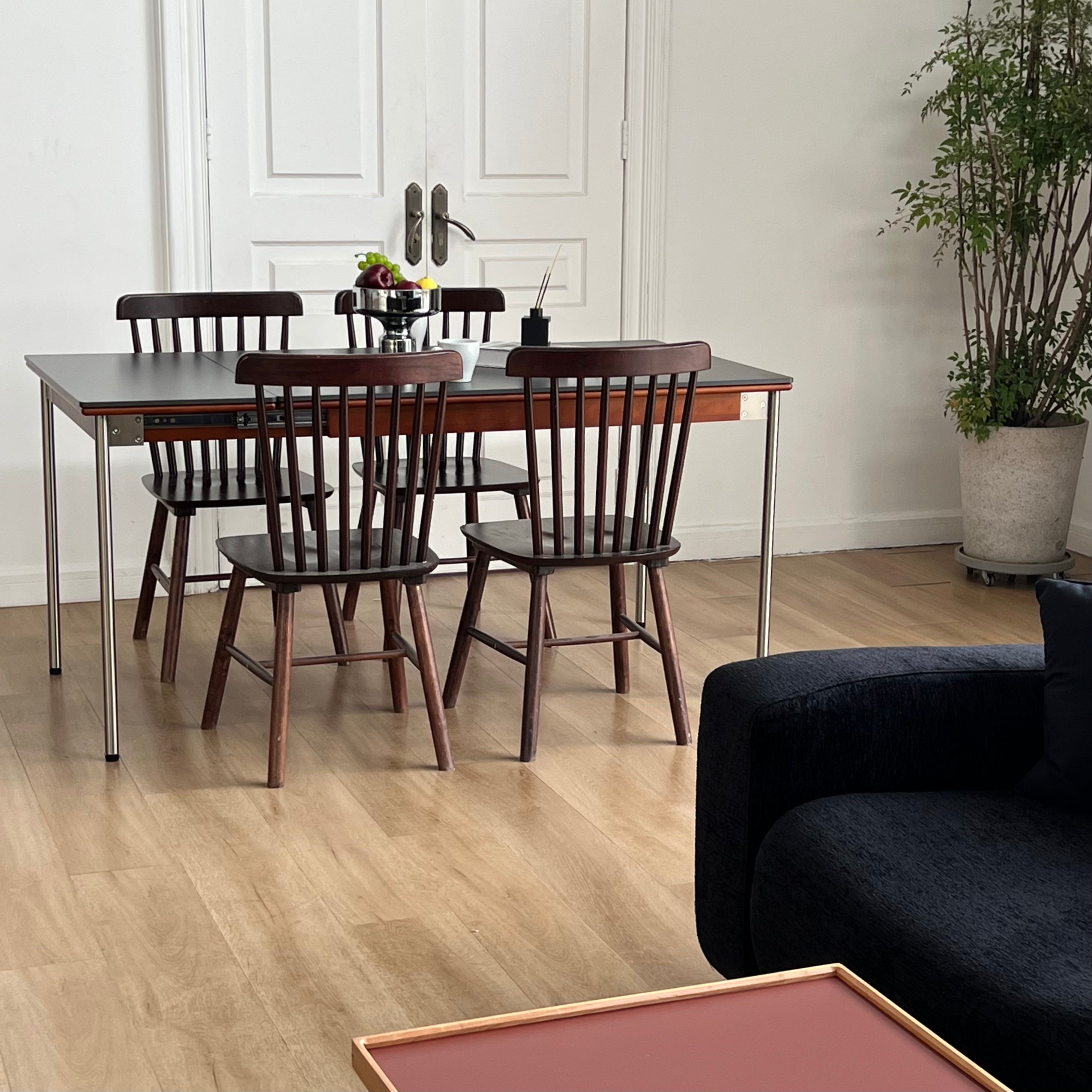 T41 Modern dining table