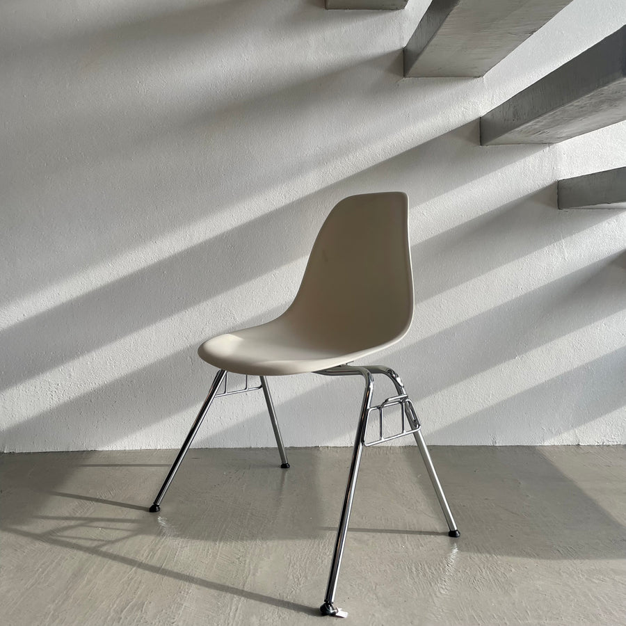 C2 Egg Chair